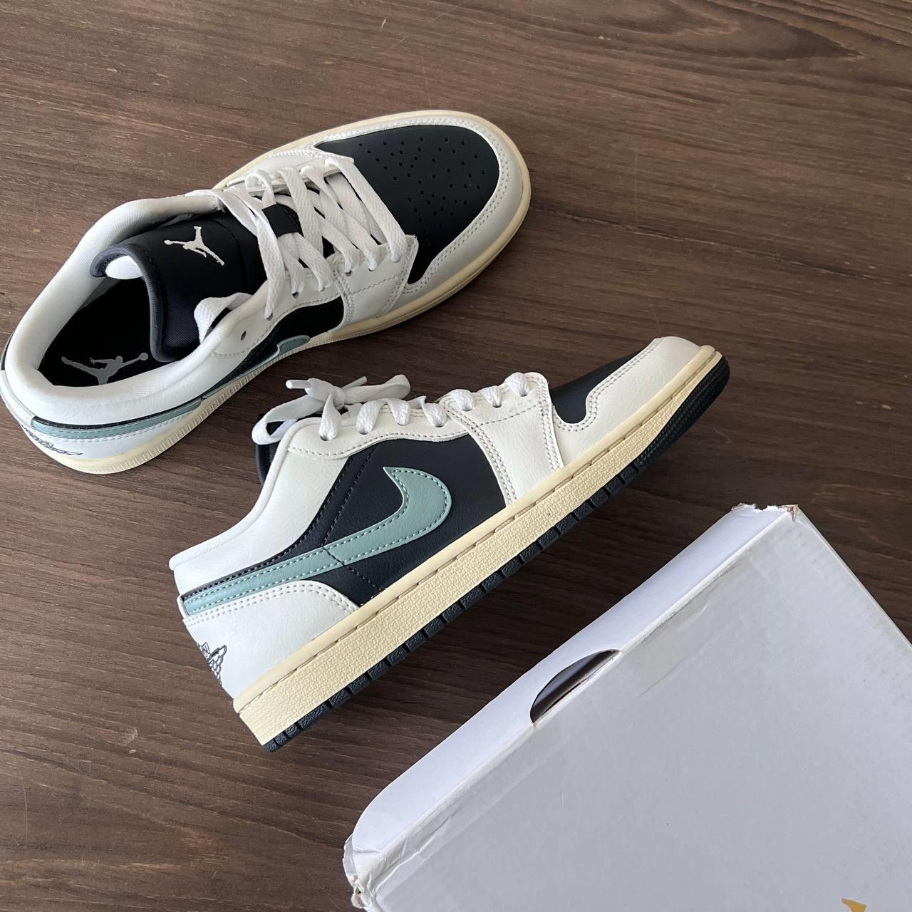giày thể thao chính hãng, giày nike chính hãng, giày adidas chính hãng, giày newbalance chính hãng, giày converse chính hãng, giày puma chính hãng, giày vans chính hãng, giày asics chính hãng, giày everlast chính hãng, nước hoa chính hãng, ba lô, dép, dép quai ngang
