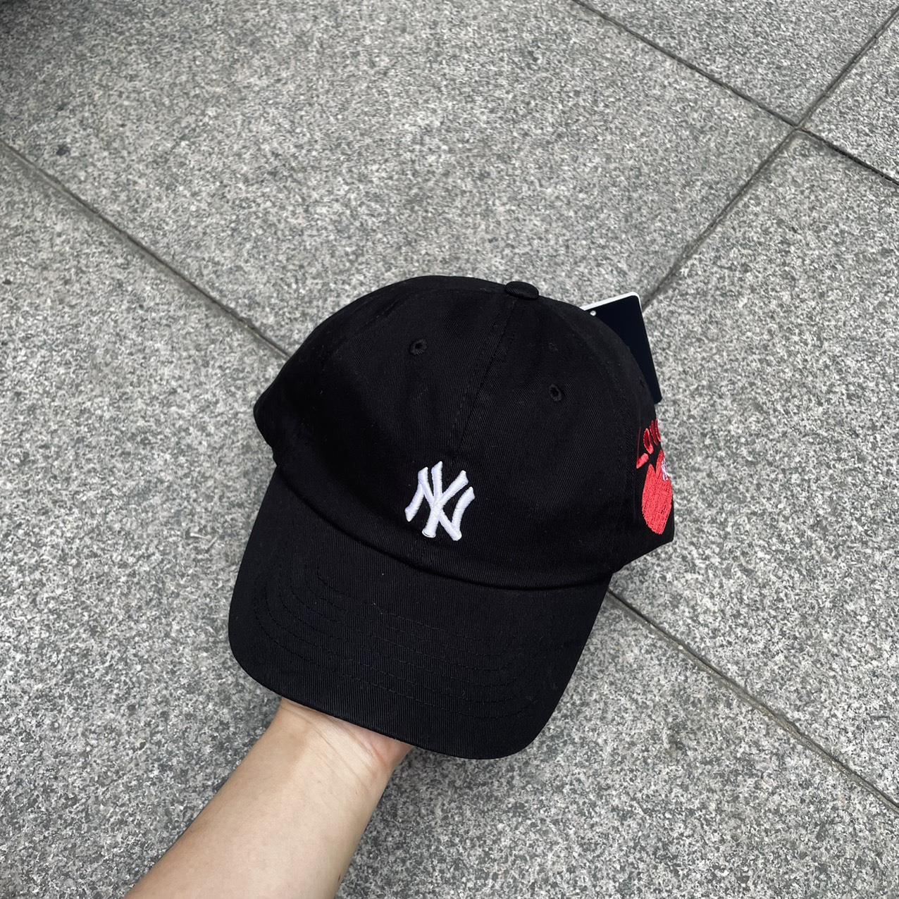 giày thể thao chính hãng, giày nike chính hãng, giày adidas chính hãng, giày newbalance chính hãng, giày converse chính hãng, giày puma chính hãng, giày vans chính hãng, giày asics chính hãng, giày everlast chính hãng, nước hoa chính hãng, ba lô, dép, dép quai ngang