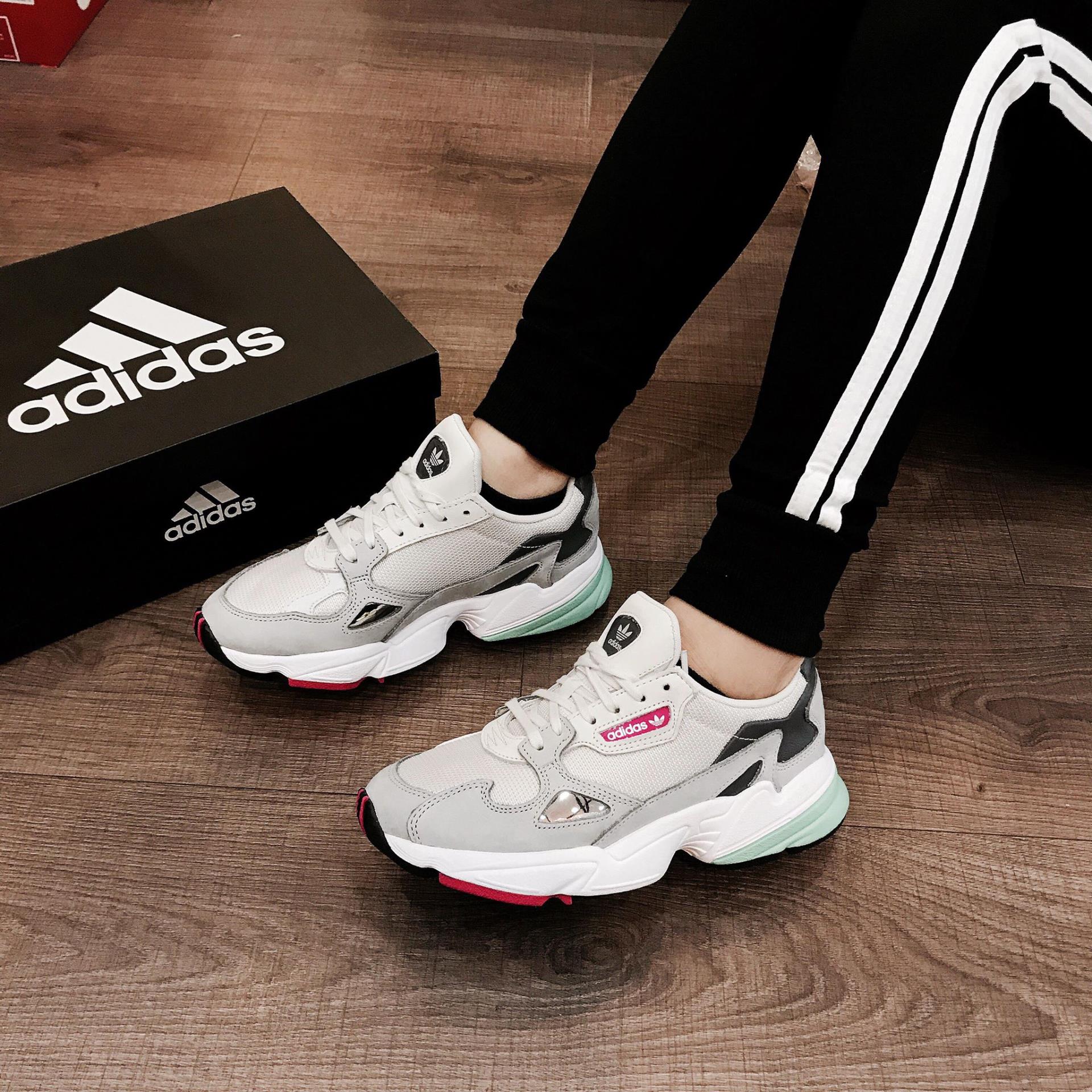 giày thể thao chính hãng, giày nike chính hãng, giày adidas chính hãng, giày newbalance chính hãng, giày converse chính hãng, giày puma chính hãng, giày vans chính hãng, giày asics chính hãng, giày everlast chính hãng, nước hoa chính hãng, ba lô, dép, dép quai ngang