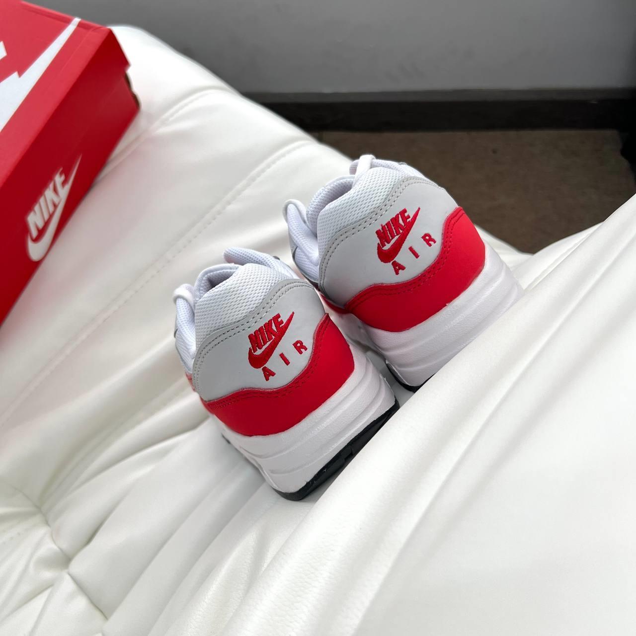 City Culture, hệ thống cửa hàng phân phối chuyên phân phối đồ thể thao, đồng hồ, nước hoa chính hãng, chính ngạch, xách tay từ US, UK, Korea, Japan.