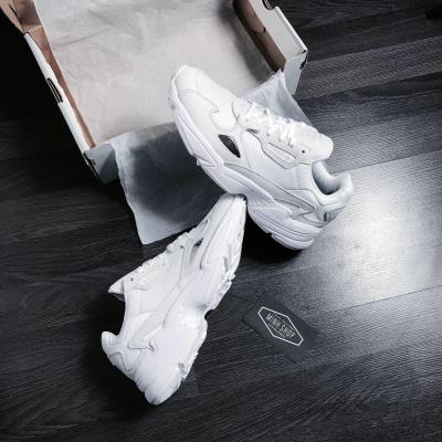 giày thể thao chính hãng, giày nike chính hãng, giày adidas chính hãng, giày newbalance chính hãng, giày converse chính hãng, giày puma chính hãng, giày vans chính hãng, giày asics chính hãng, giày everlast chính hãng, nước hoa chính hãng, ba lô, dép, dép quai ngang
