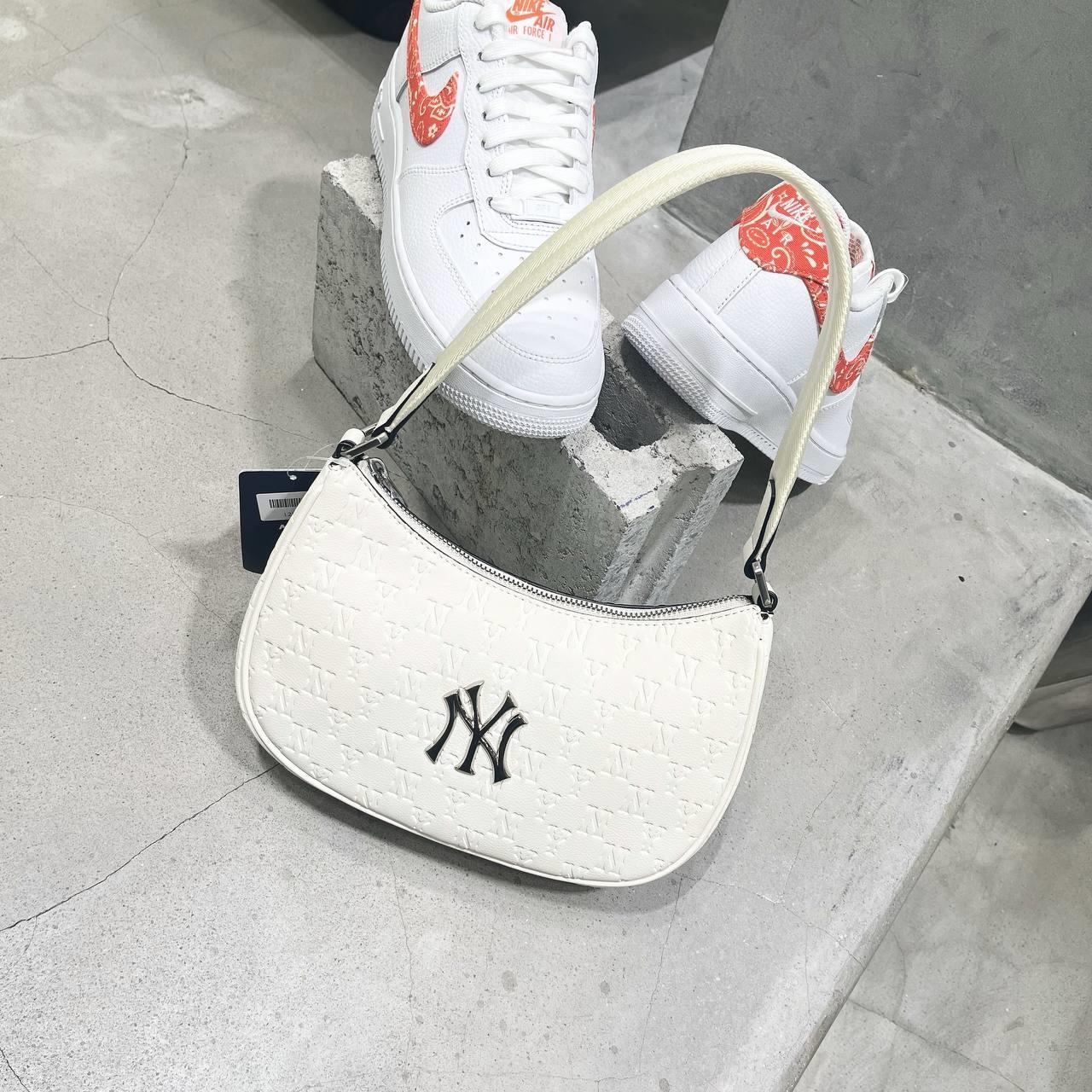 City Culture, hệ thống cửa hàng phân phối chuyên phân phối đồ thể thao, đồng hồ, nước hoa chính hãng, chính ngạch, xách tay từ US, UK, Korea, Japan.