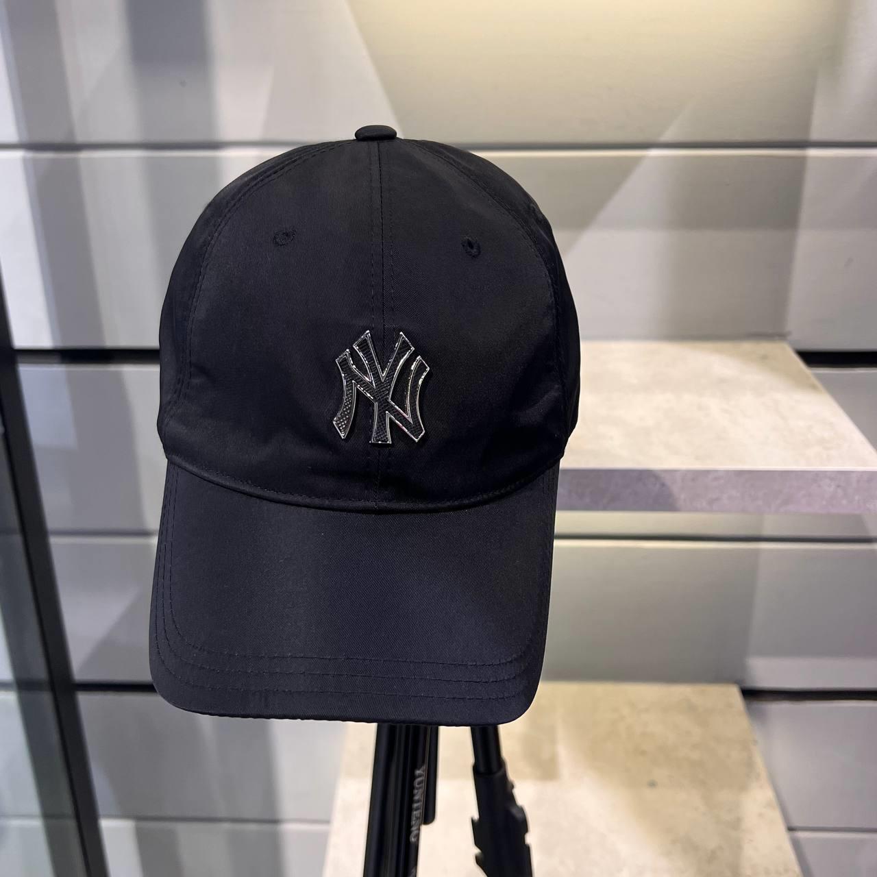 Giày thể thao, Balo thể thao, Nón thể thao, Thương hiệu giày nổi tiếng, Giày Adidas, Giày Nike, Balo Nike, Balo Adidas, Nón Nike, Nón Adidas