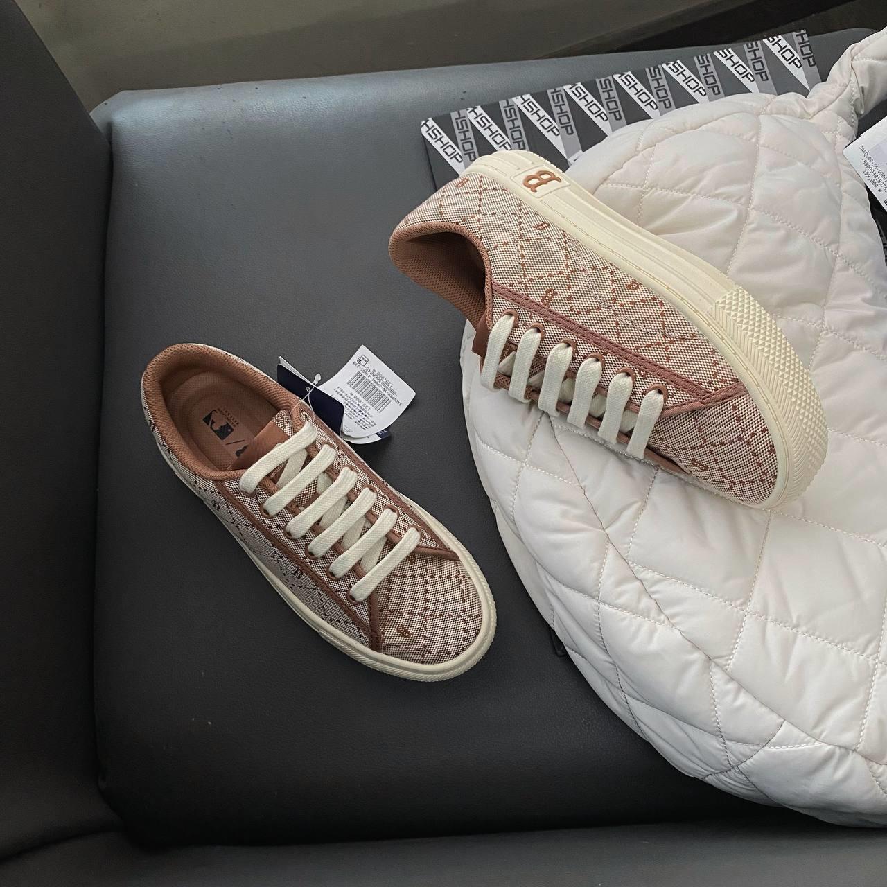 giày thể thao chính hãng, giày nike chính hãng, giày adidas chính hãng, giày newbalance chính hãng, giày converse chính hãng, giày puma chính hãng, giày vans chính hãng, giày asics chính hãng, giày everlast chính hãng, nước hoa chính hãng, ba lô, dép, dép quai ngang