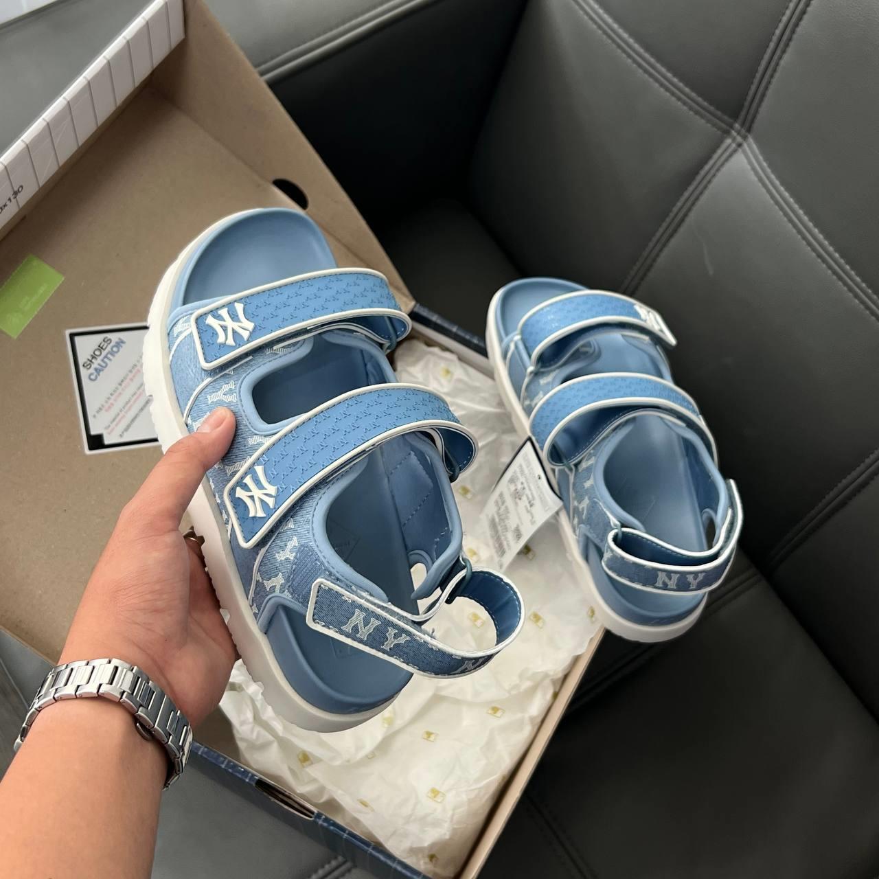 City Culture, hệ thống cửa hàng phân phối chuyên phân phối đồ thể thao, đồng hồ, nước hoa chính hãng, chính ngạch, xách tay từ US, UK, Korea, Japan.