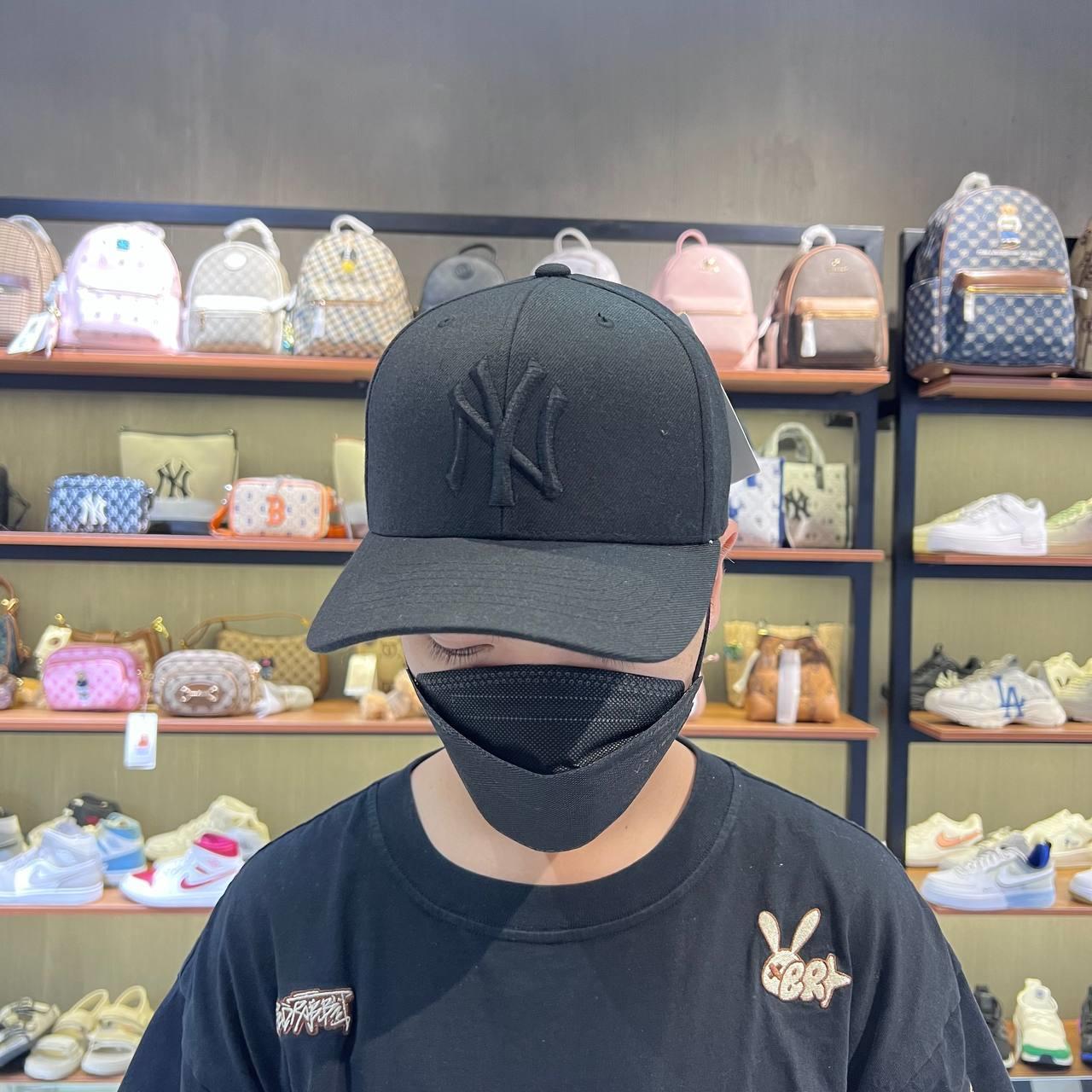 Giày thể thao, Balo thể thao, Nón thể thao, Thương hiệu giày nổi tiếng, Giày Adidas, Giày Nike, Balo Nike, Balo Adidas, Nón Nike, Nón Adidas
