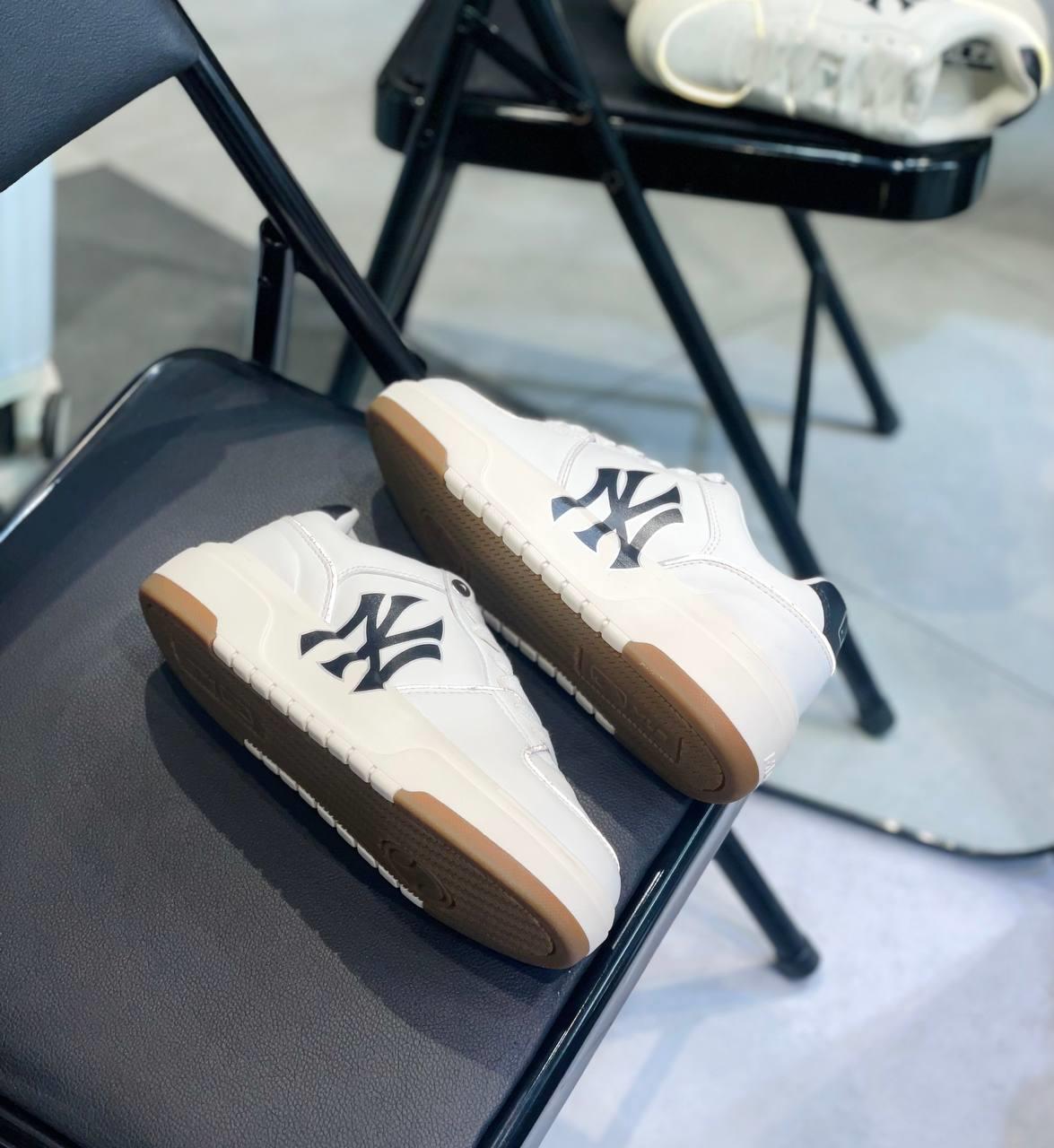 Giày thể thao, Balo thể thao, Nón thể thao, Thương hiệu giày nổi tiếng, Giày Adidas, Giày Nike, Balo Nike, Balo Adidas, Nón Nike, Nón Adidas