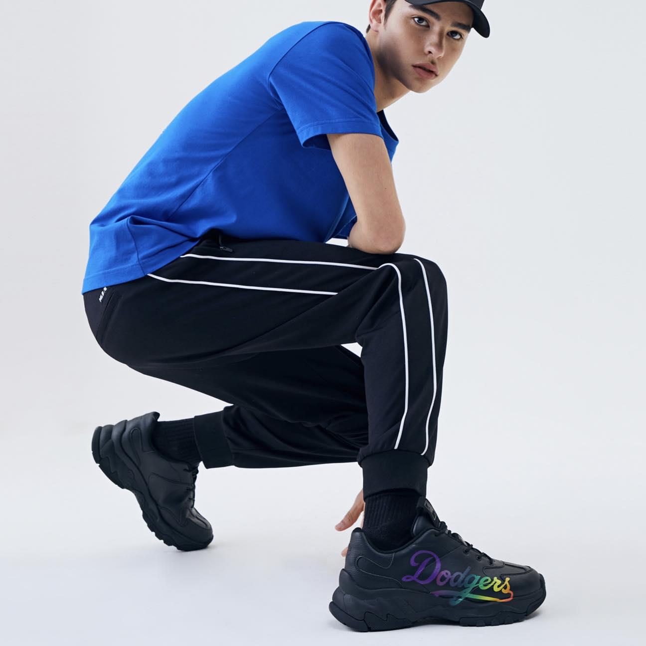 giày thể thao chính hãng, giày nike chính hãng, giày adidas chính hãng, giày newbalance chính hãng, giày converse chính hãng, giày puma chính hãng, giày vans chính hãng, giày asics chính hãng, giày everlast chính hãng, nước hoa chính hãng, ba lô, dép, dép quai ngang
