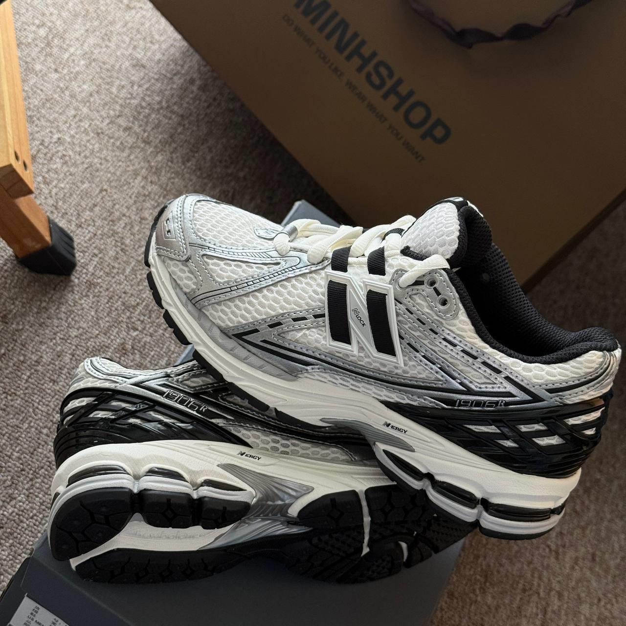 giày thể thao chính hãng, giày nike chính hãng, giày adidas chính hãng, giày newbalance chính hãng, giày converse chính hãng, giày puma chính hãng, giày vans chính hãng, giày asics chính hãng, giày everlast chính hãng, nước hoa chính hãng, ba lô, dép, dép quai ngang