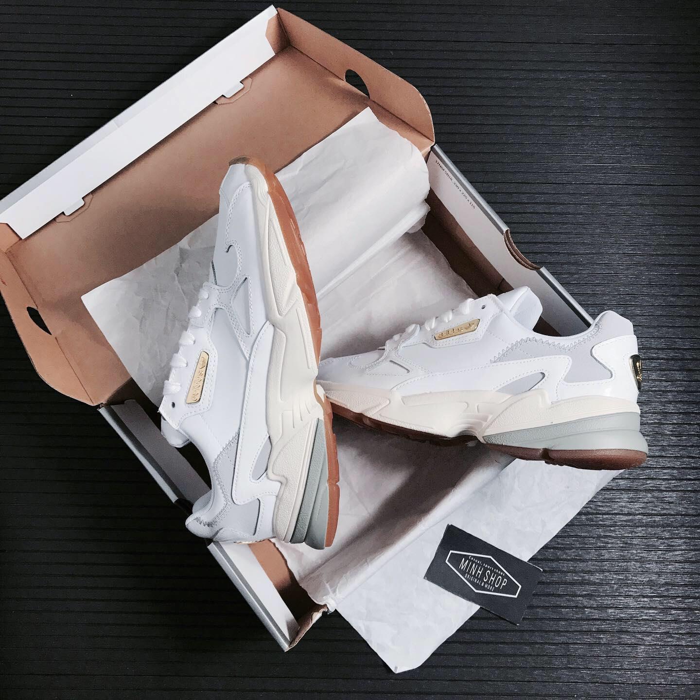 giày thể thao chính hãng, giày nike chính hãng, giày adidas chính hãng, giày newbalance chính hãng, giày converse chính hãng, giày puma chính hãng, giày vans chính hãng, giày asics chính hãng, giày everlast chính hãng, nước hoa chính hãng, ba lô, dép, dép quai ngang