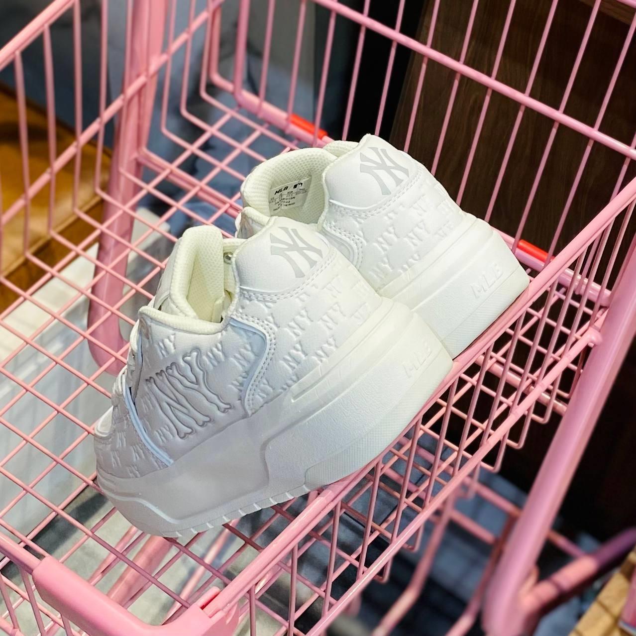 Giày thể thao, Balo thể thao, Nón thể thao, Thương hiệu giày nổi tiếng, Giày Adidas, Giày Nike, Balo Nike, Balo Adidas, Nón Nike, Nón Adidas