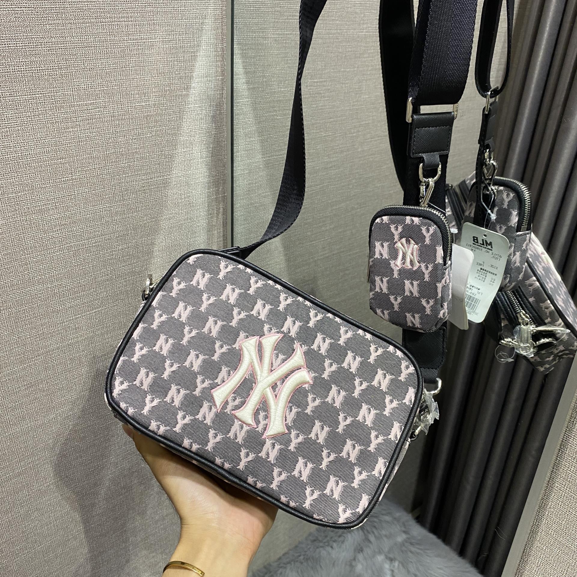 Giày thể thao, Balo thể thao, Nón thể thao, Thương hiệu giày nổi tiếng, Giày Adidas, Giày Nike, Balo Nike, Balo Adidas, Nón Nike, Nón Adidas