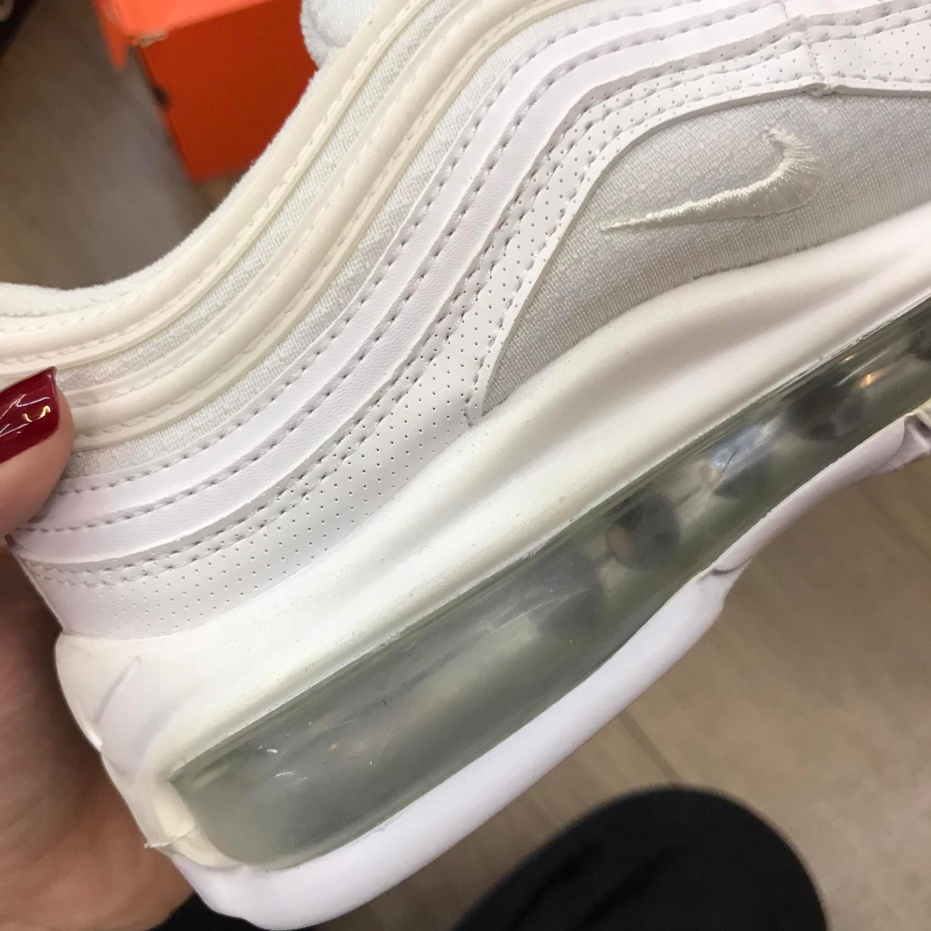 giày thể thao chính hãng, giày nike chính hãng, giày adidas chính hãng, giày newbalance chính hãng, giày converse chính hãng, giày puma chính hãng, giày vans chính hãng, giày asics chính hãng, giày everlast chính hãng, nước hoa chính hãng, ba lô, dép, dép quai ngang