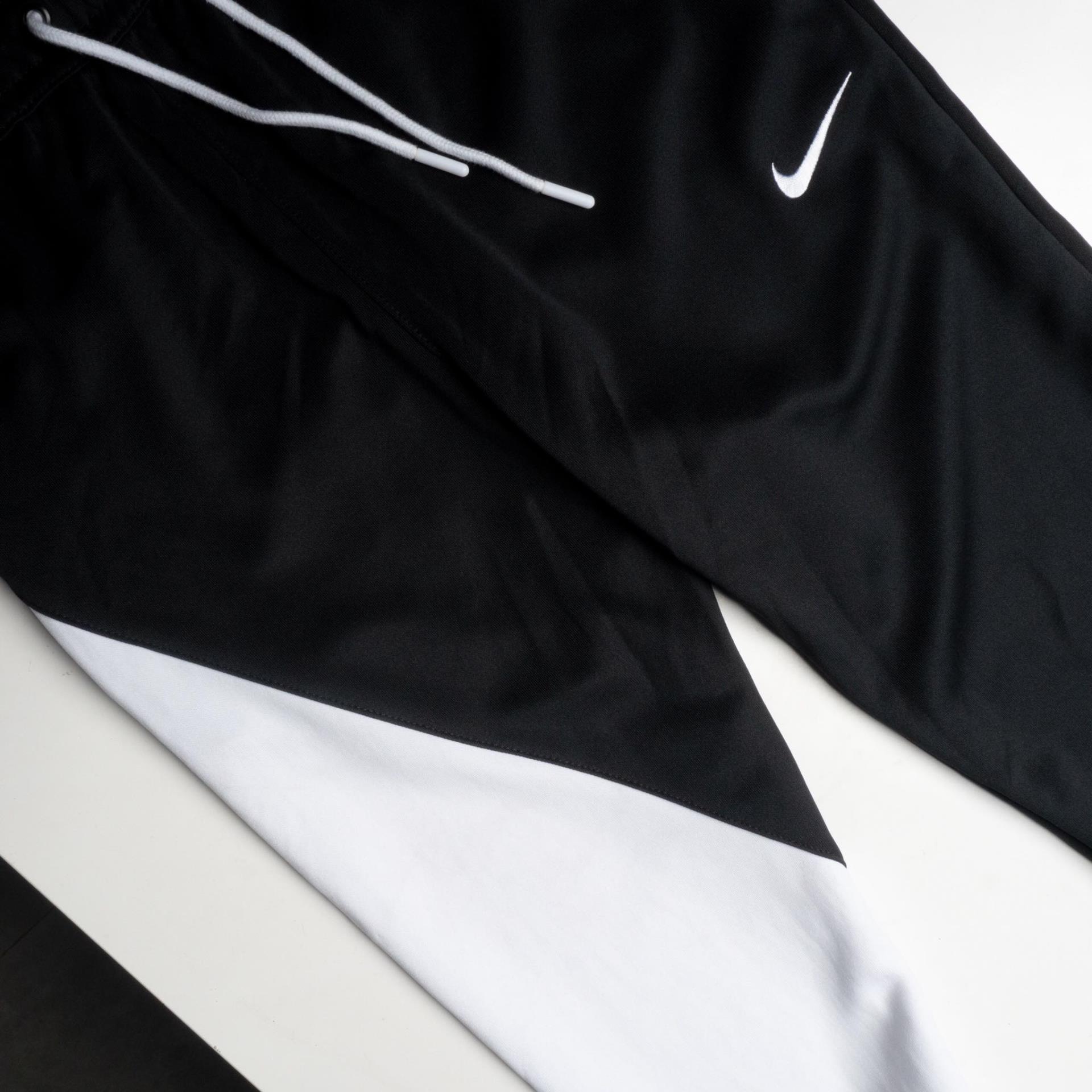 giày thể thao chính hãng, giày nike chính hãng, giày adidas chính hãng, giày newbalance chính hãng, giày converse chính hãng, giày puma chính hãng, giày vans chính hãng, giày asics chính hãng, giày everlast chính hãng, nước hoa chính hãng, ba lô, dép, dép quai ngang