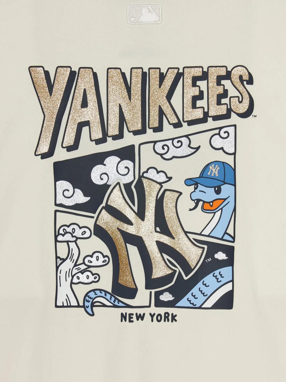 MLB■New Year Snake Cartoon Over Short Sleeve■送料込 MLB New Year Snake Over Fit T-Shirts New York Yankees