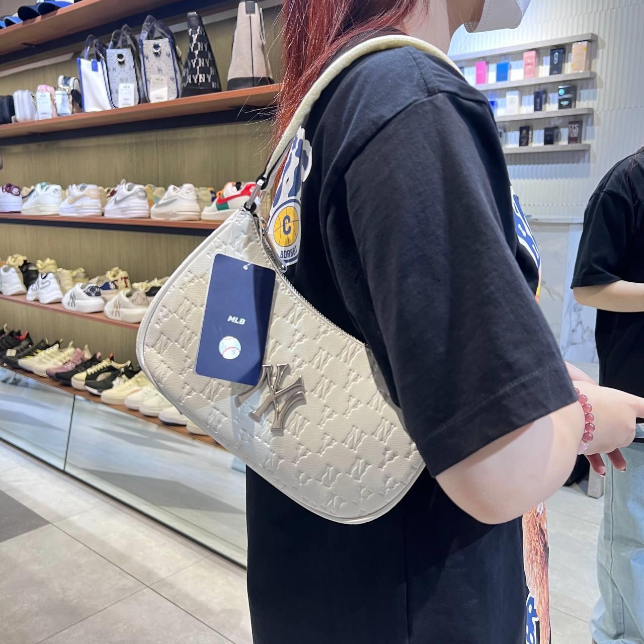 Giày thể thao, Balo thể thao, Nón thể thao, Thương hiệu giày nổi tiếng, Giày Adidas, Giày Nike, Balo Nike, Balo Adidas, Nón Nike, Nón Adidas