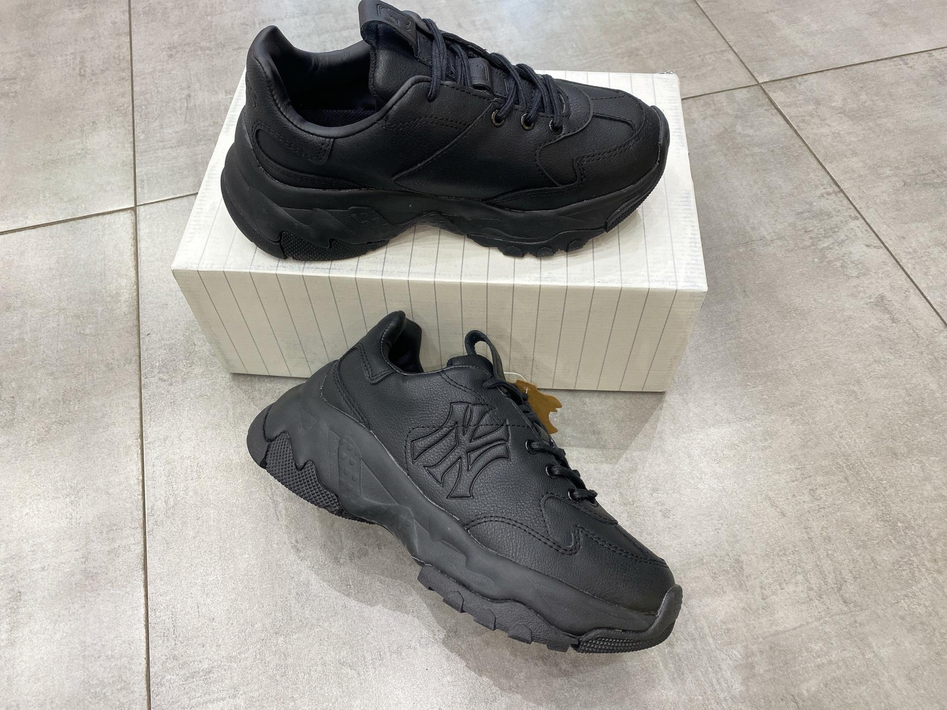 Giày thể thao, Balo thể thao, Nón thể thao, Thương hiệu giày nổi tiếng, Giày Adidas, Giày Nike, Balo Nike, Balo Adidas, Nón Nike, Nón Adidas