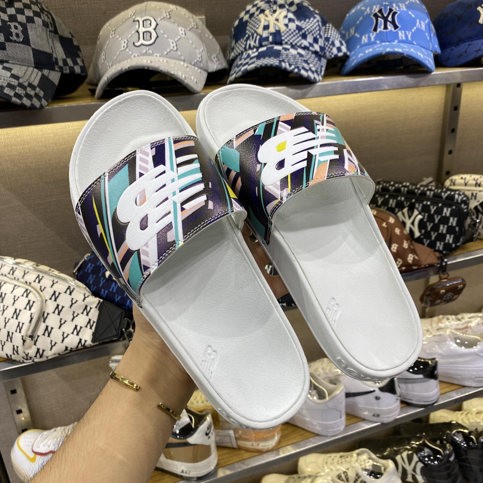 Giày thể thao, Balo thể thao, Nón thể thao, Thương hiệu giày nổi tiếng, Giày Adidas, Giày Nike, Balo Nike, Balo Adidas, Nón Nike, Nón Adidas