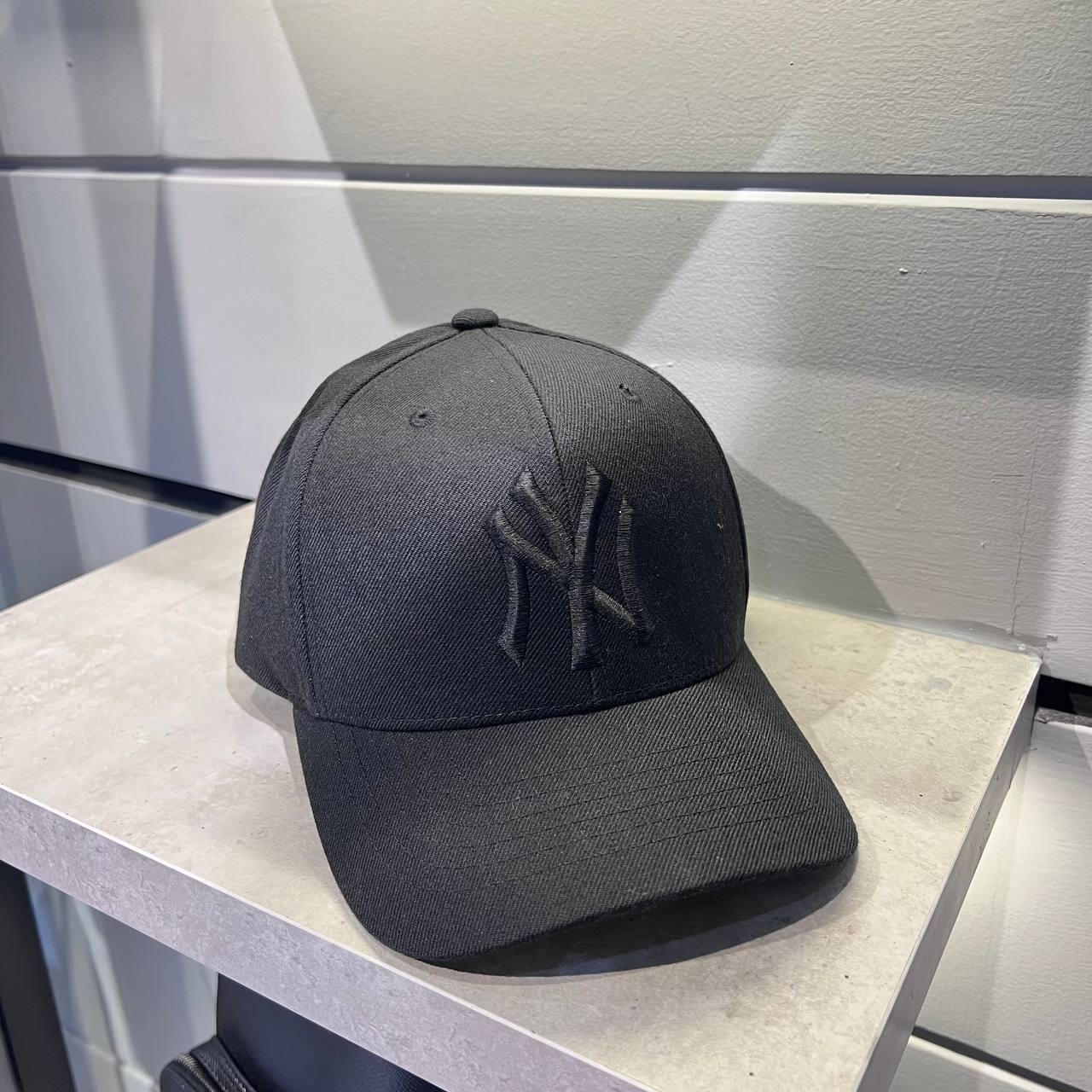 Giày thể thao, Balo thể thao, Nón thể thao, Thương hiệu giày nổi tiếng, Giày Adidas, Giày Nike, Balo Nike, Balo Adidas, Nón Nike, Nón Adidas