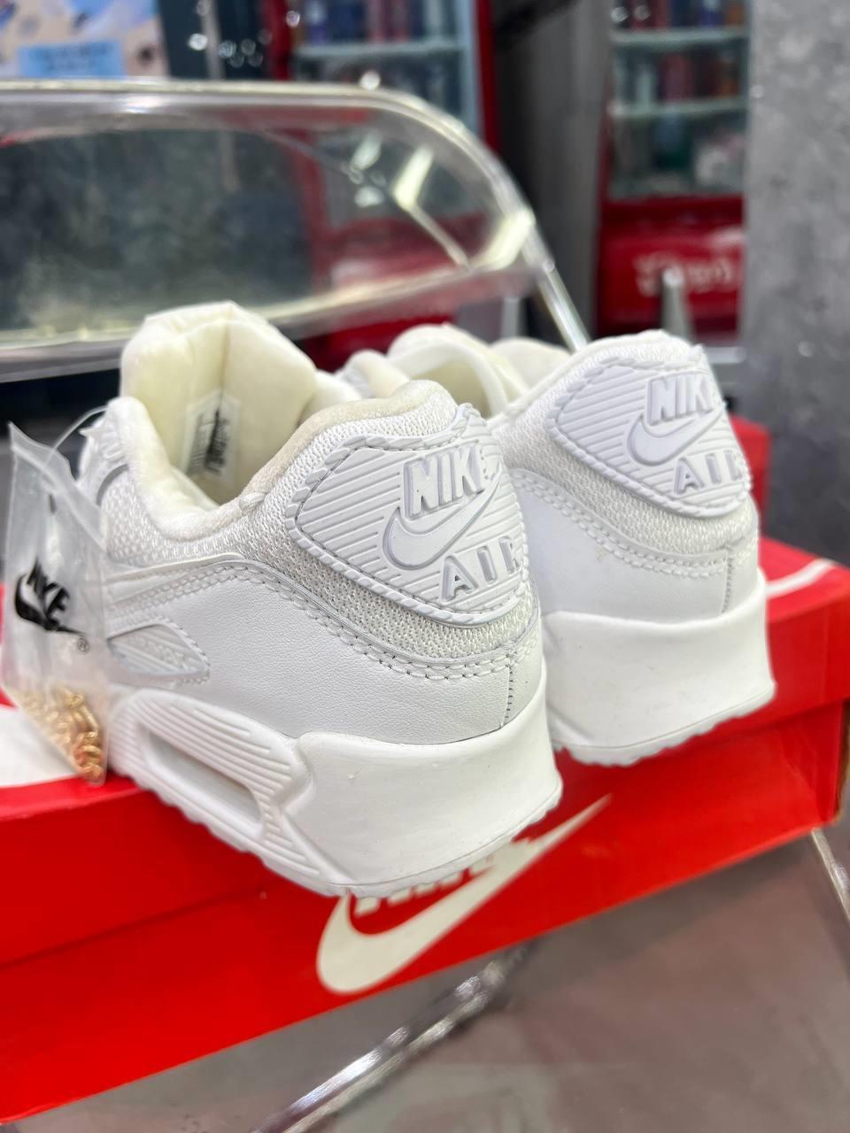 City Culture, hệ thống cửa hàng phân phối chuyên phân phối đồ thể thao, đồng hồ, nước hoa chính hãng, chính ngạch, xách tay từ US, UK, Korea, Japan.