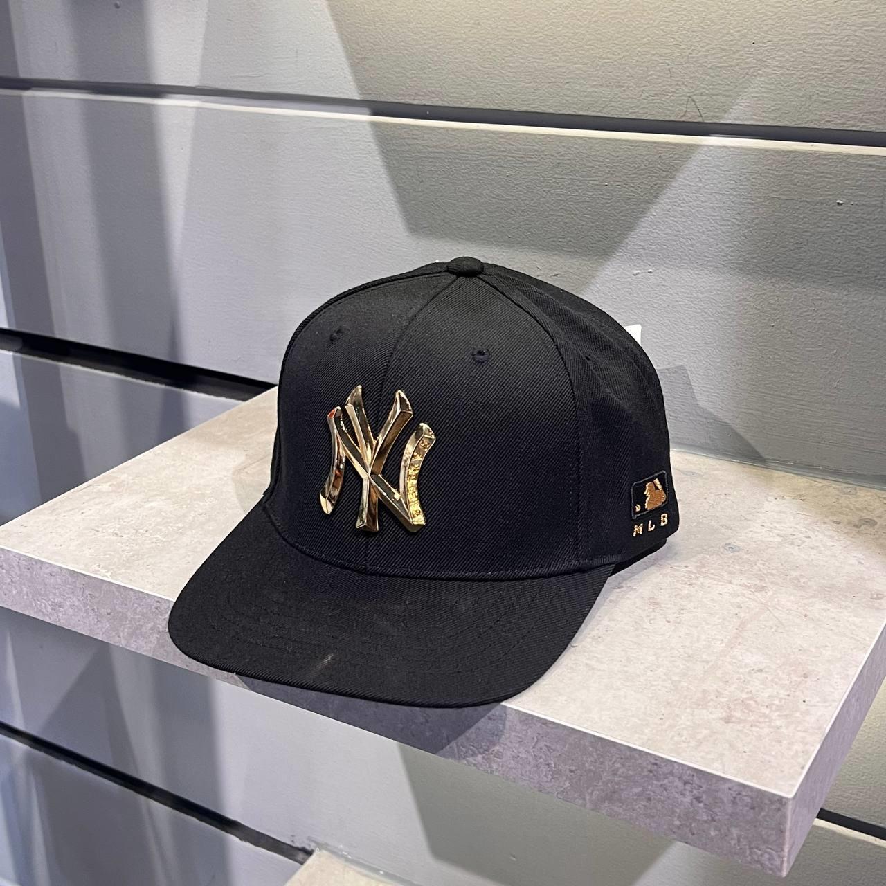 Giày thể thao, Balo thể thao, Nón thể thao, Thương hiệu giày nổi tiếng, Giày Adidas, Giày Nike, Balo Nike, Balo Adidas, Nón Nike, Nón Adidas