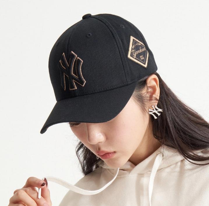 Giày thể thao, Balo thể thao, Nón thể thao, Thương hiệu giày nổi tiếng, Giày Adidas, Giày Nike, Balo Nike, Balo Adidas, Nón Nike, Nón Adidas