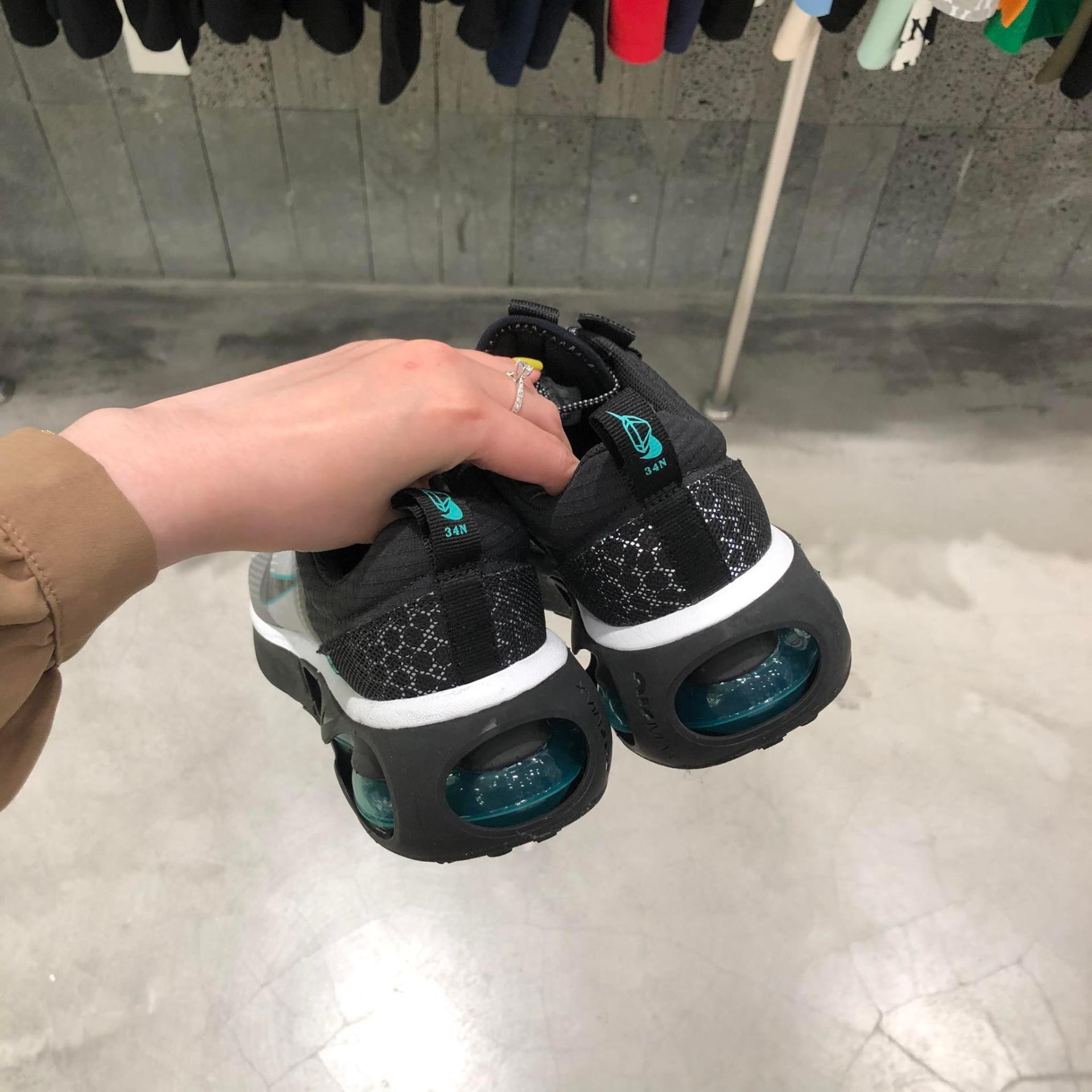 giày thể thao chính hãng, giày nike chính hãng, giày adidas chính hãng, giày newbalance chính hãng, giày converse chính hãng, giày puma chính hãng, giày vans chính hãng, giày asics chính hãng, giày everlast chính hãng, nước hoa chính hãng, ba lô, dép, dép quai ngang