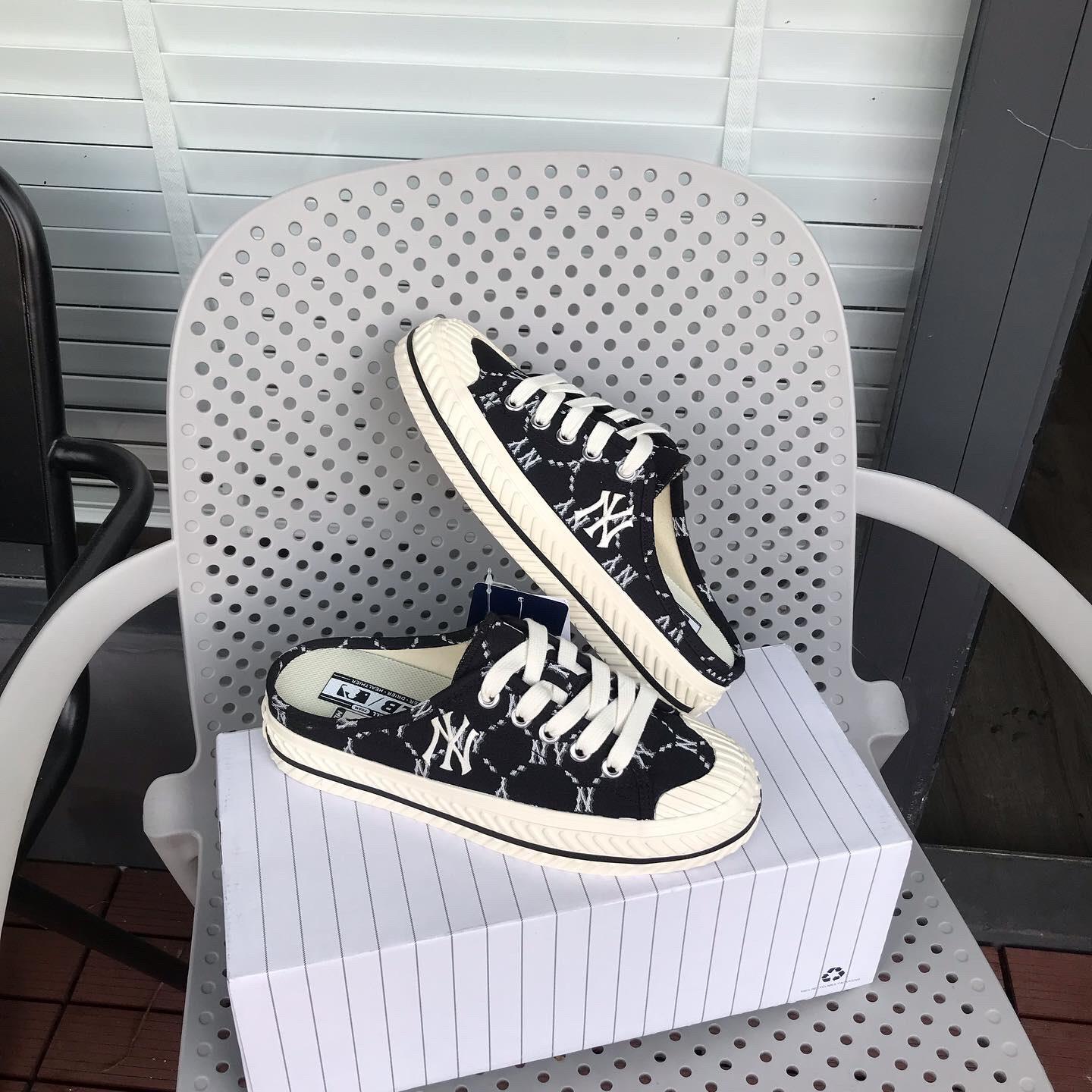 giày thể thao chính hãng, giày nike chính hãng, giày adidas chính hãng, giày newbalance chính hãng, giày converse chính hãng, giày puma chính hãng, giày vans chính hãng, giày asics chính hãng, giày everlast chính hãng, nước hoa chính hãng, ba lô, dép, dép quai ngang