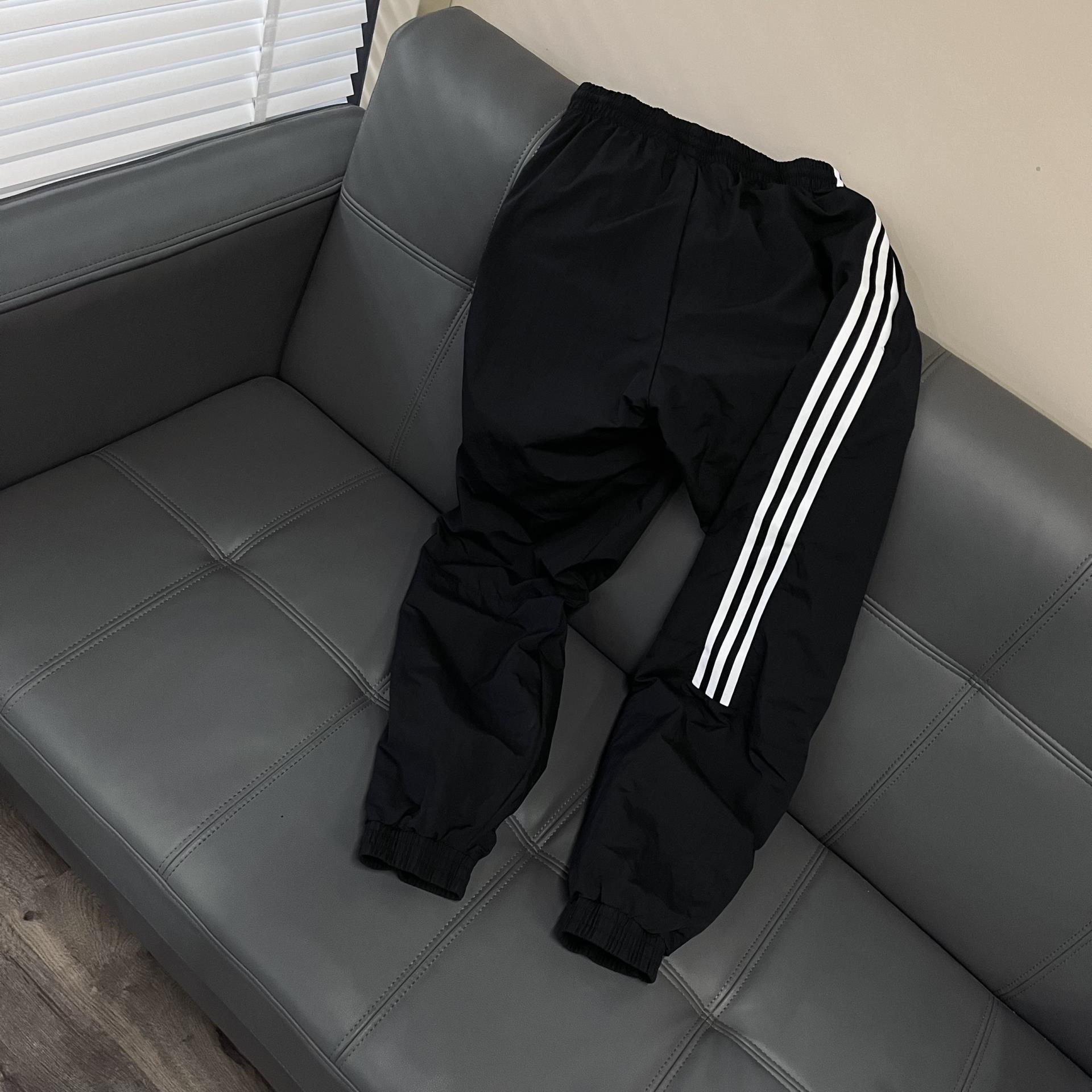 giày thể thao chính hãng, giày nike chính hãng, giày adidas chính hãng, giày newbalance chính hãng, giày converse chính hãng, giày puma chính hãng, giày vans chính hãng, giày asics chính hãng, giày everlast chính hãng, nước hoa chính hãng, ba lô, dép, dép quai ngang