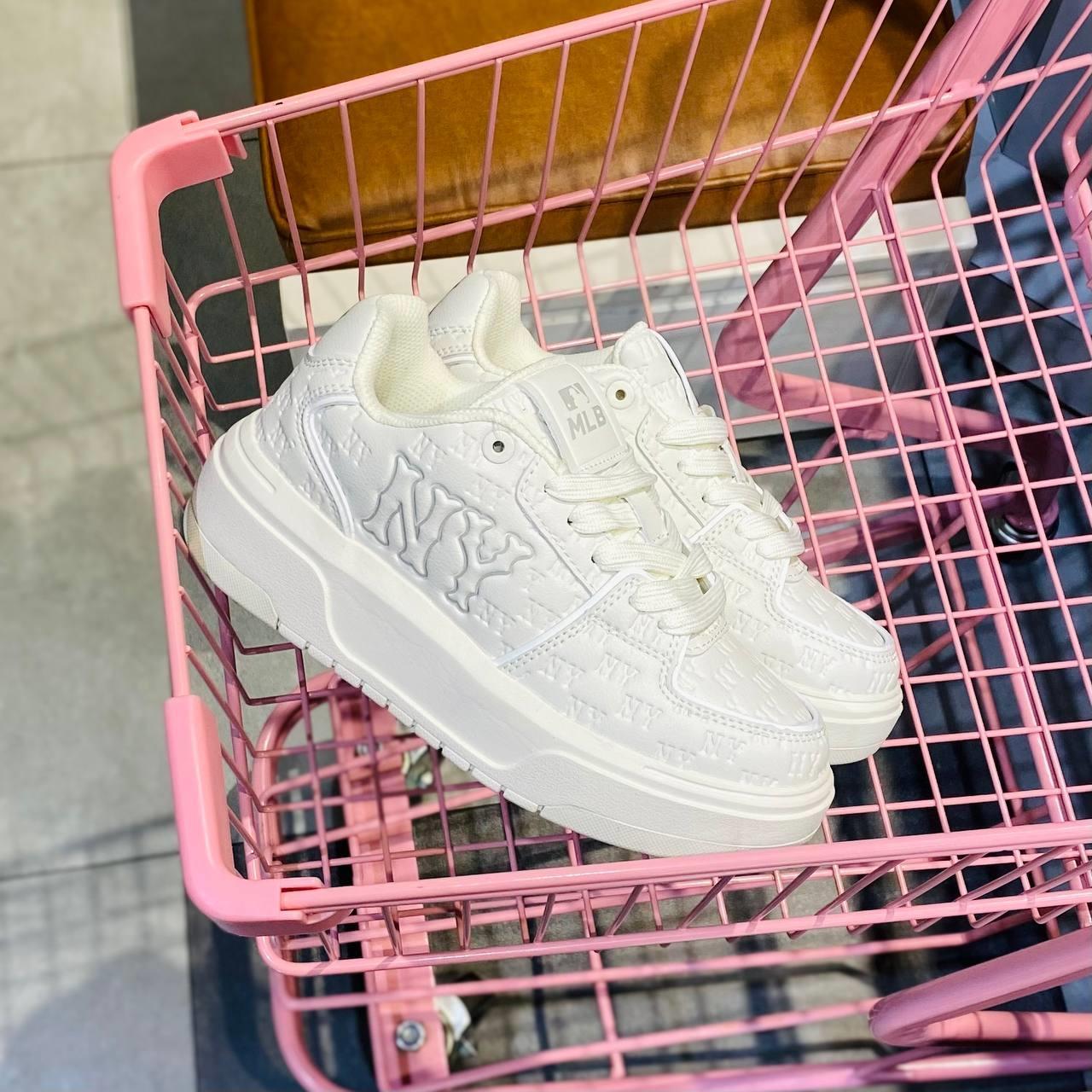 Giày thể thao, Balo thể thao, Nón thể thao, Thương hiệu giày nổi tiếng, Giày Adidas, Giày Nike, Balo Nike, Balo Adidas, Nón Nike, Nón Adidas