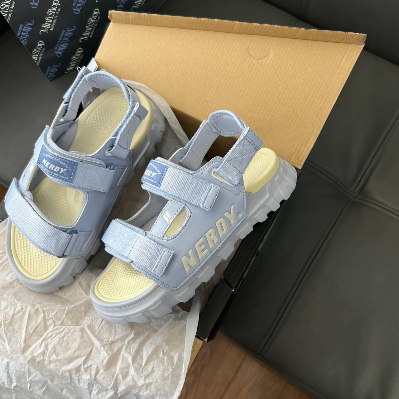giày thể thao chính hãng, giày nike chính hãng, giày adidas chính hãng, giày newbalance chính hãng, giày converse chính hãng, giày puma chính hãng, giày vans chính hãng, giày asics chính hãng, giày everlast chính hãng, nước hoa chính hãng, ba lô, dép, dép quai ngang