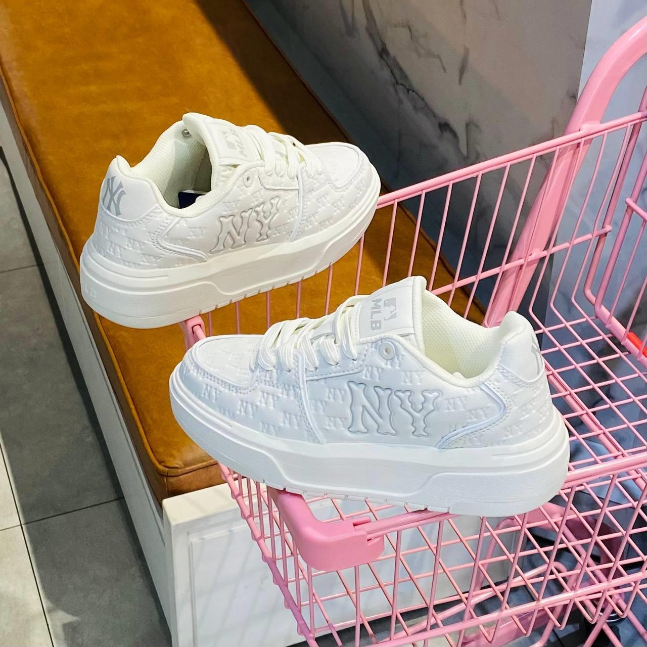 Giày thể thao, Balo thể thao, Nón thể thao, Thương hiệu giày nổi tiếng, Giày Adidas, Giày Nike, Balo Nike, Balo Adidas, Nón Nike, Nón Adidas