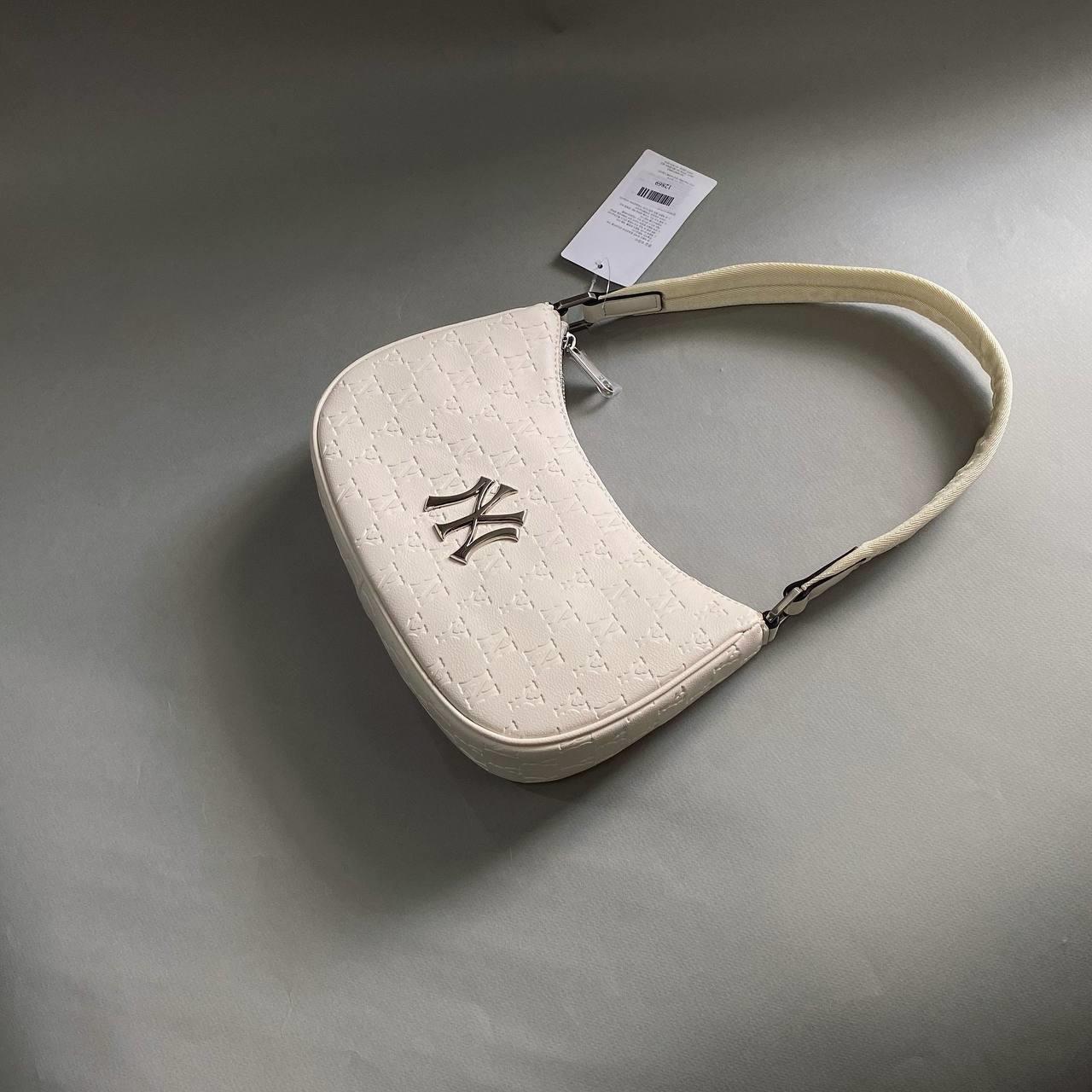 City Culture, hệ thống cửa hàng phân phối chuyên phân phối đồ thể thao, đồng hồ, nước hoa chính hãng, chính ngạch, xách tay từ US, UK, Korea, Japan.