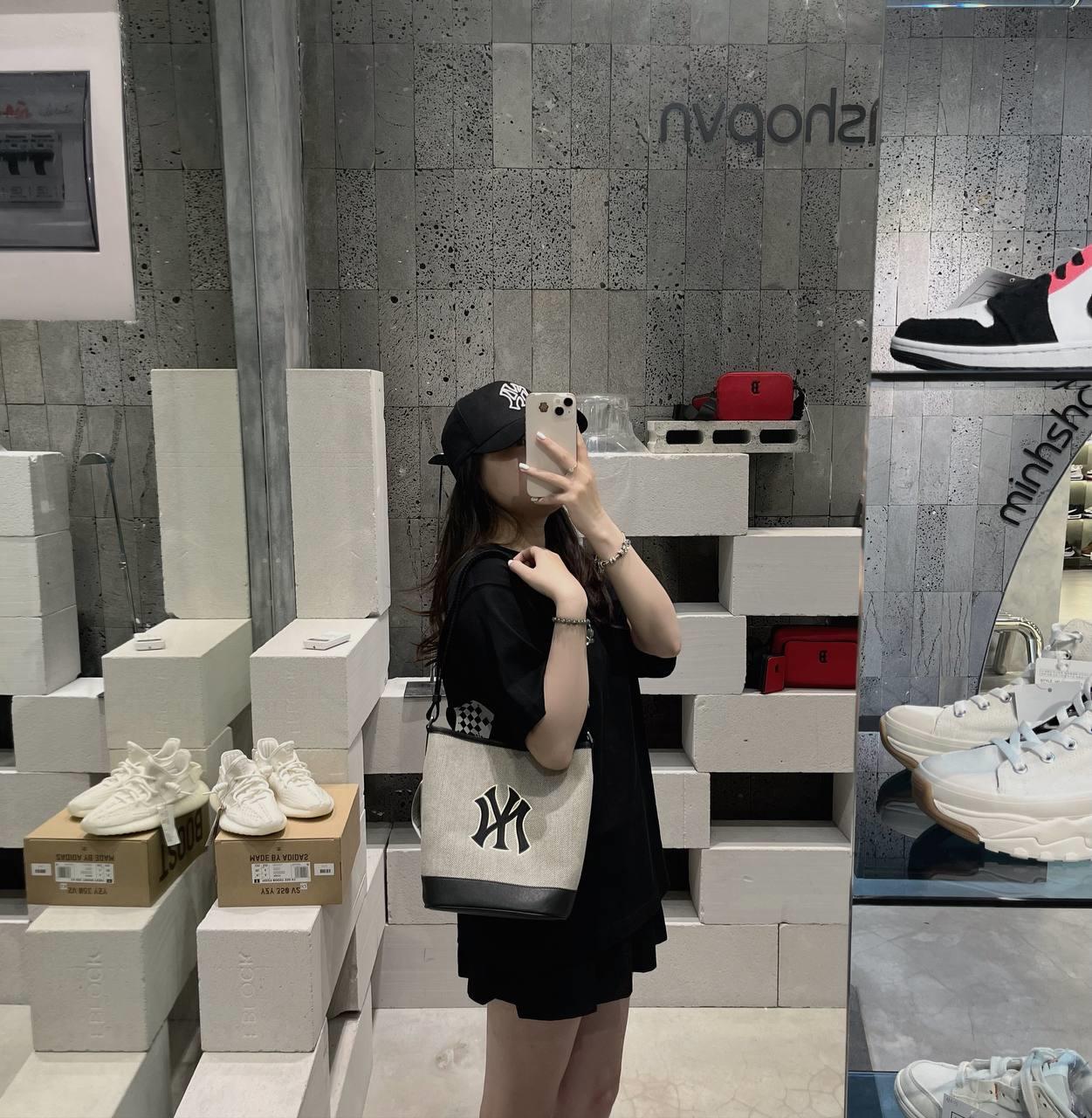 giày thể thao chính hãng, giày nike chính hãng, giày adidas chính hãng, giày newbalance chính hãng, giày converse chính hãng, giày puma chính hãng, giày vans chính hãng, giày asics chính hãng, giày everlast chính hãng, nước hoa chính hãng, ba lô, dép, dép quai ngang
