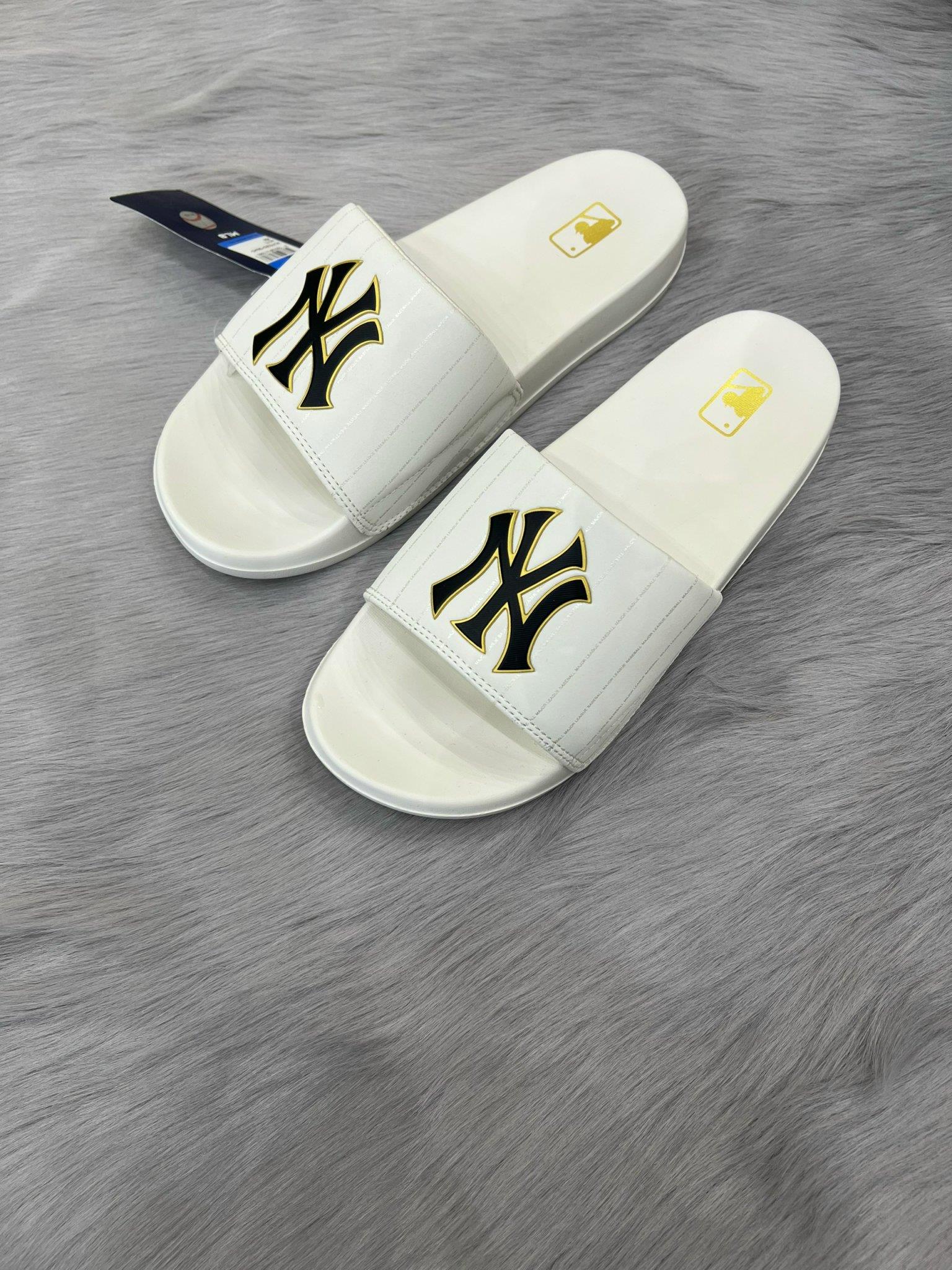 Giày thể thao, Balo thể thao, Nón thể thao, Thương hiệu giày nổi tiếng, Giày Adidas, Giày Nike, Balo Nike, Balo Adidas, Nón Nike, Nón Adidas