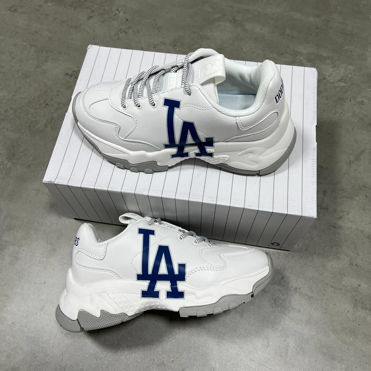 Giày thể thao, Balo thể thao, Nón thể thao, Thương hiệu giày nổi tiếng, Giày Adidas, Giày Nike, Balo Nike, Balo Adidas, Nón Nike, Nón Adidas