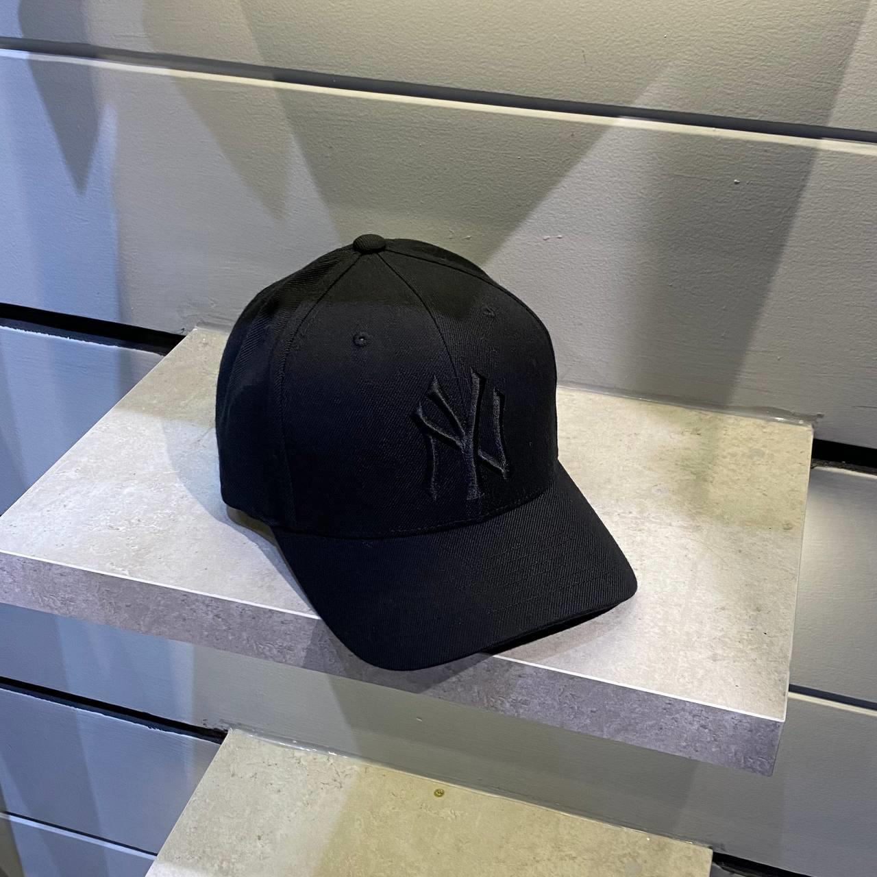 Giày thể thao, Balo thể thao, Nón thể thao, Thương hiệu giày nổi tiếng, Giày Adidas, Giày Nike, Balo Nike, Balo Adidas, Nón Nike, Nón Adidas