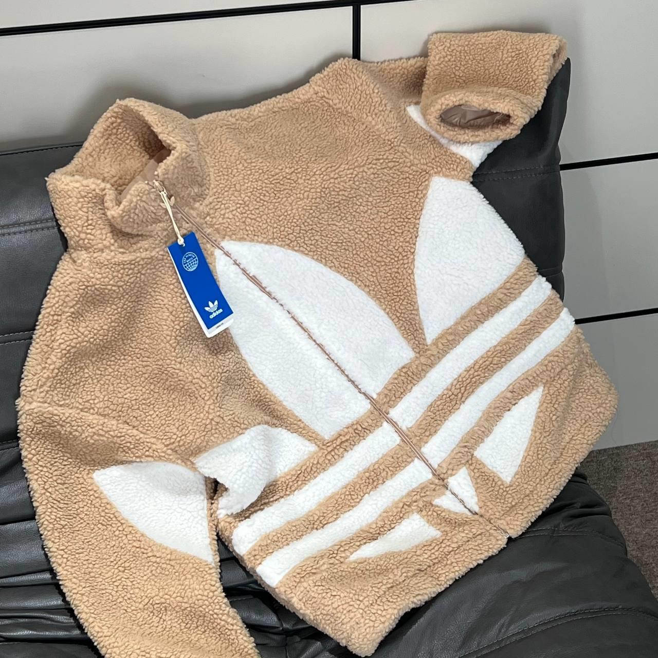 City Culture, hệ thống cửa hàng phân phối chuyên phân phối đồ thể thao, đồng hồ, nước hoa chính hãng, chính ngạch, xách tay từ US, UK, Korea, Japan.