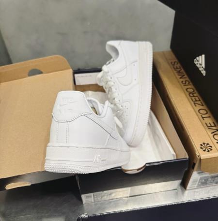 giày thể thao chính hãng, giày nike chính hãng, giày adidas chính hãng, giày newbalance chính hãng, giày converse chính hãng, giày puma chính hãng, giày vans chính hãng, giày asics chính hãng, giày everlast chính hãng, nước hoa chính hãng, ba lô, dép, dép quai ngang