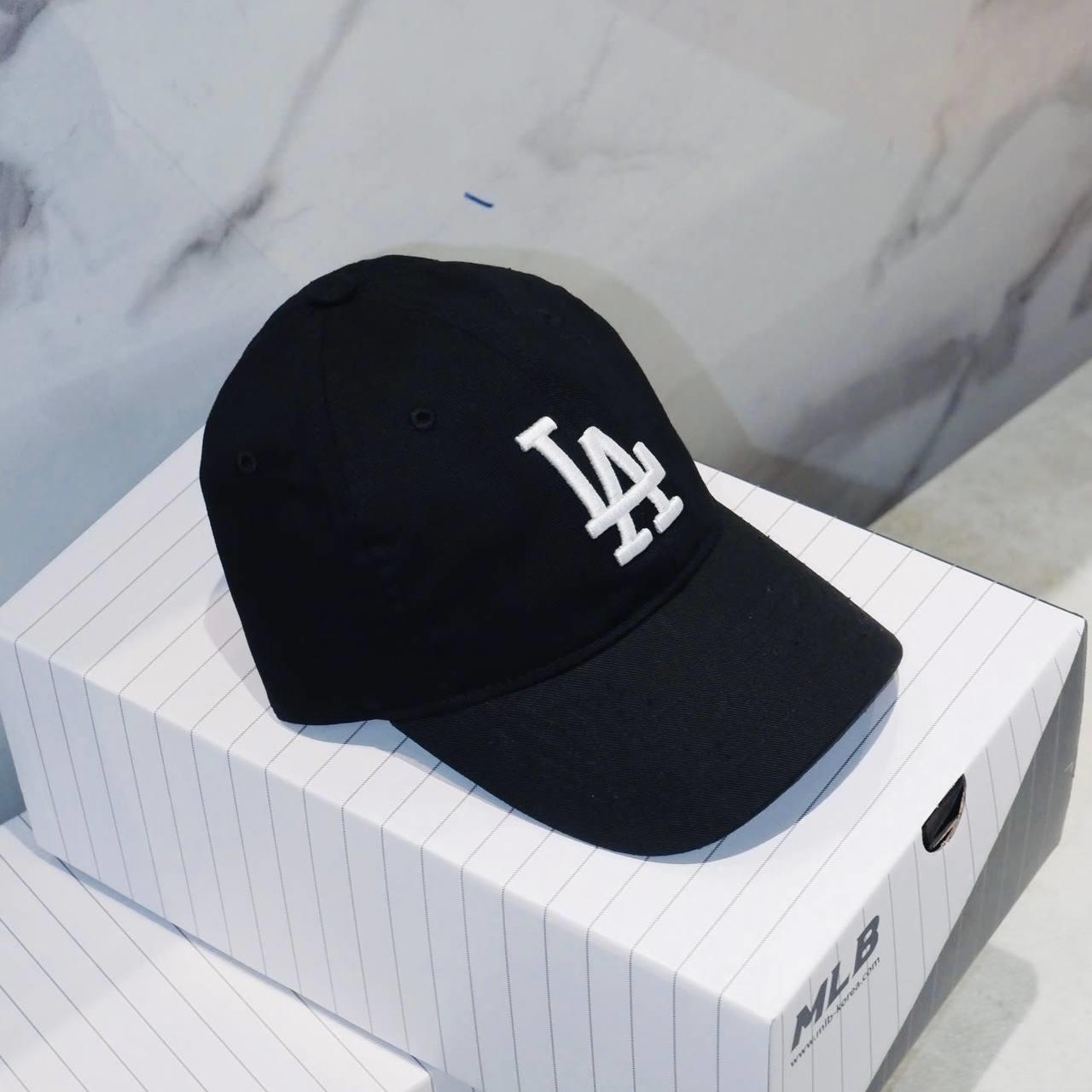 Giày thể thao, Balo thể thao, Nón thể thao, Thương hiệu giày nổi tiếng, Giày Adidas, Giày Nike, Balo Nike, Balo Adidas, Nón Nike, Nón Adidas