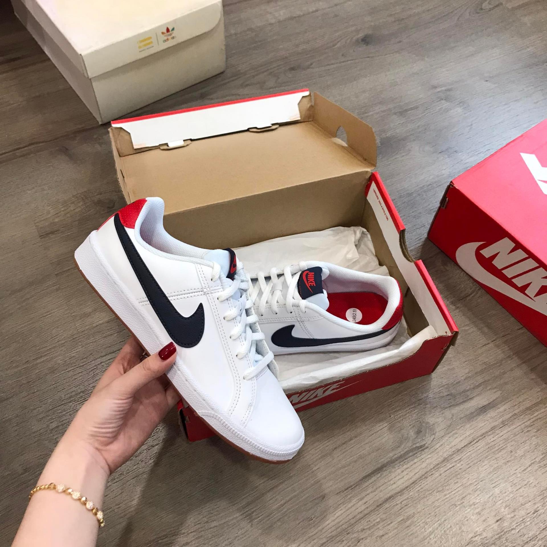 giày thể thao chính hãng, giày nike chính hãng, giày adidas chính hãng, giày newbalance chính hãng, giày converse chính hãng, giày puma chính hãng, giày vans chính hãng, giày asics chính hãng, giày everlast chính hãng, nước hoa chính hãng, ba lô, dép, dép quai ngang