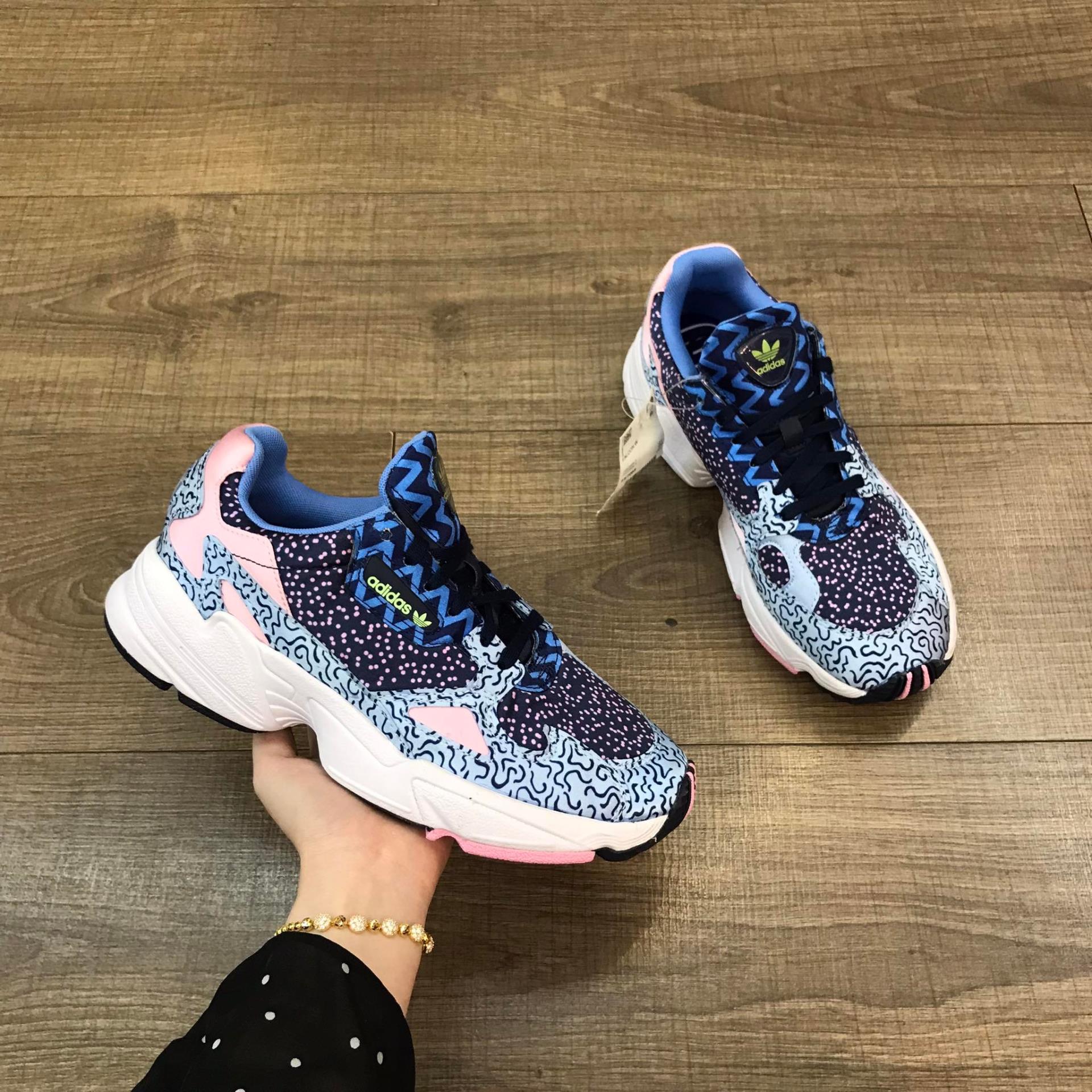 giày thể thao chính hãng, giày nike chính hãng, giày adidas chính hãng, giày newbalance chính hãng, giày converse chính hãng, giày puma chính hãng, giày vans chính hãng, giày asics chính hãng, giày everlast chính hãng, nước hoa chính hãng, ba lô, dép, dép quai ngang