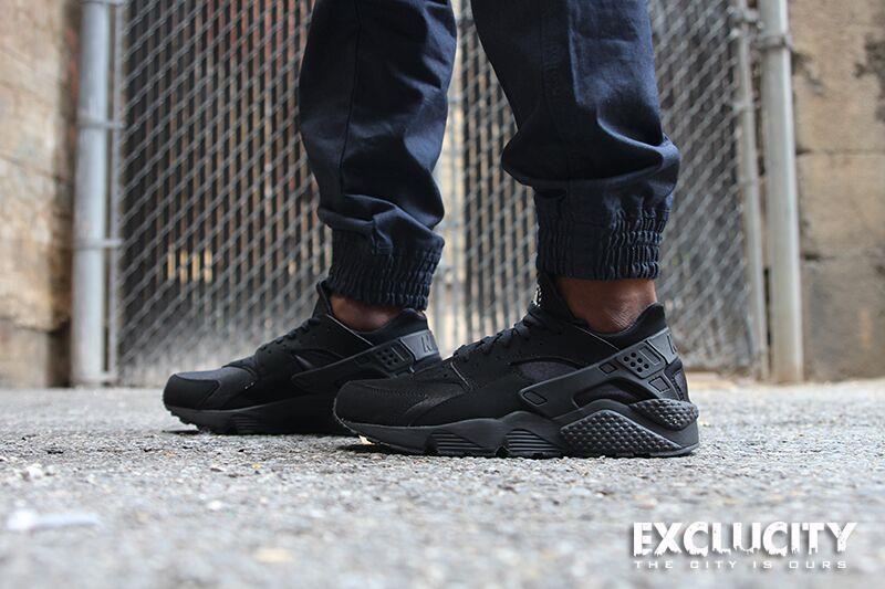 Nike huarache triple black restock hotsell