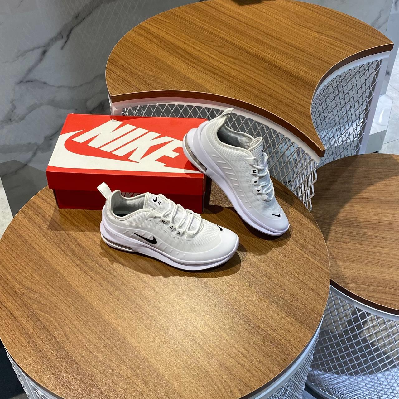 Giày thể thao, Balo thể thao, Nón thể thao, Thương hiệu giày nổi tiếng, Giày Adidas, Giày Nike, Balo Nike, Balo Adidas, Nón Nike, Nón Adidas