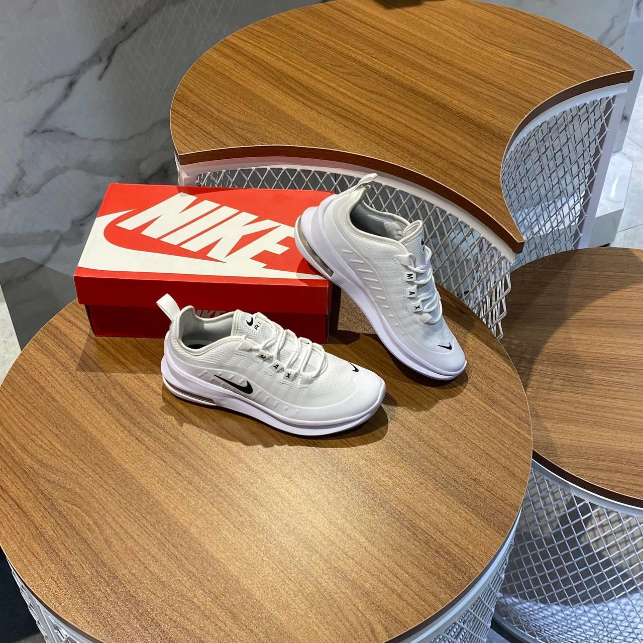 Giày thể thao, Balo thể thao, Nón thể thao, Thương hiệu giày nổi tiếng, Giày Adidas, Giày Nike, Balo Nike, Balo Adidas, Nón Nike, Nón Adidas