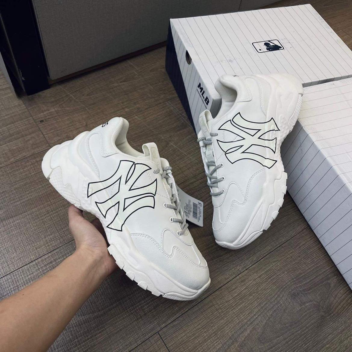 giày thể thao chính hãng, giày nike chính hãng, giày adidas chính hãng, giày newbalance chính hãng, giày converse chính hãng, giày puma chính hãng, giày vans chính hãng, giày asics chính hãng, giày everlast chính hãng, nước hoa chính hãng, ba lô, dép, dép quai ngang