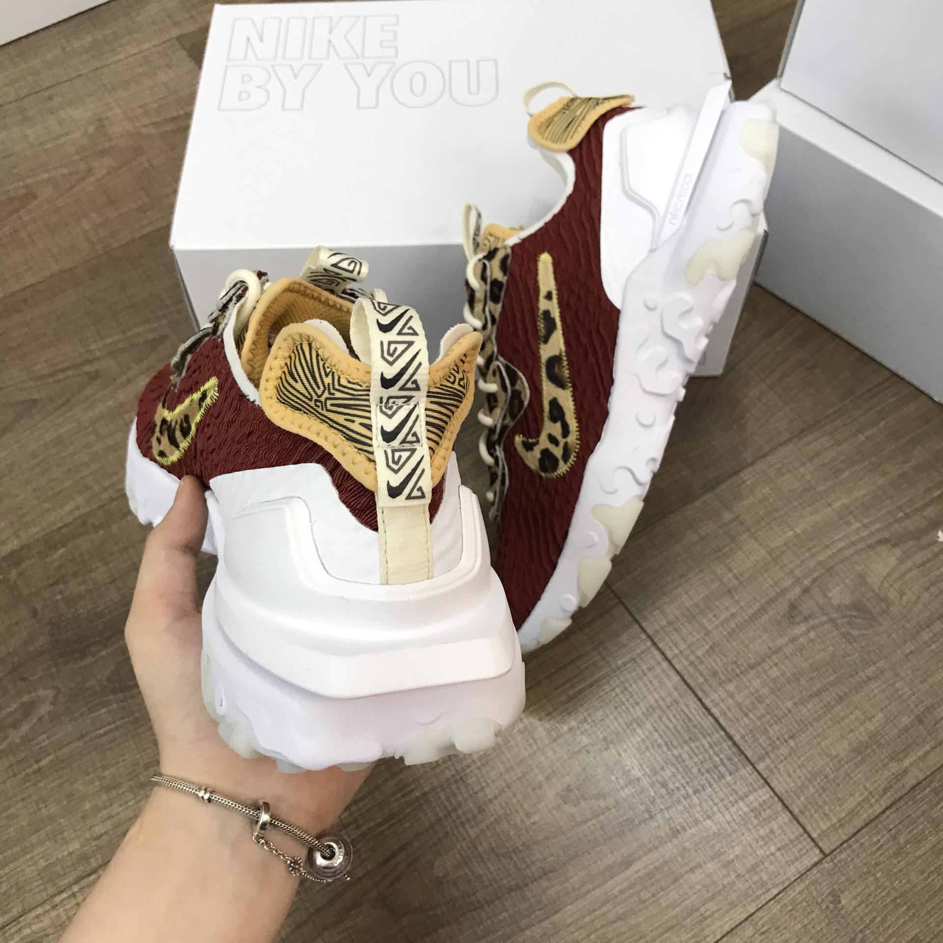 giày thể thao chính hãng, giày nike chính hãng, giày adidas chính hãng, giày newbalance chính hãng, giày converse chính hãng, giày puma chính hãng, giày vans chính hãng, giày asics chính hãng, giày everlast chính hãng, nước hoa chính hãng, ba lô, dép, dép quai ngang