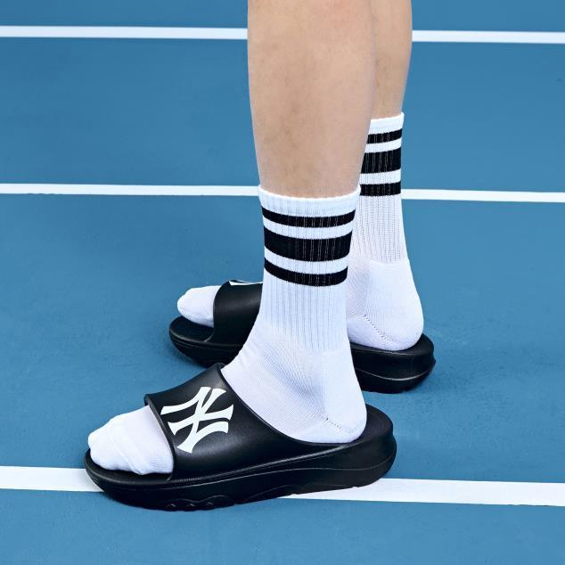 Giày thể thao, Balo thể thao, Nón thể thao, Thương hiệu giày nổi tiếng, Giày Adidas, Giày Nike, Balo Nike, Balo Adidas, Nón Nike, Nón Adidas