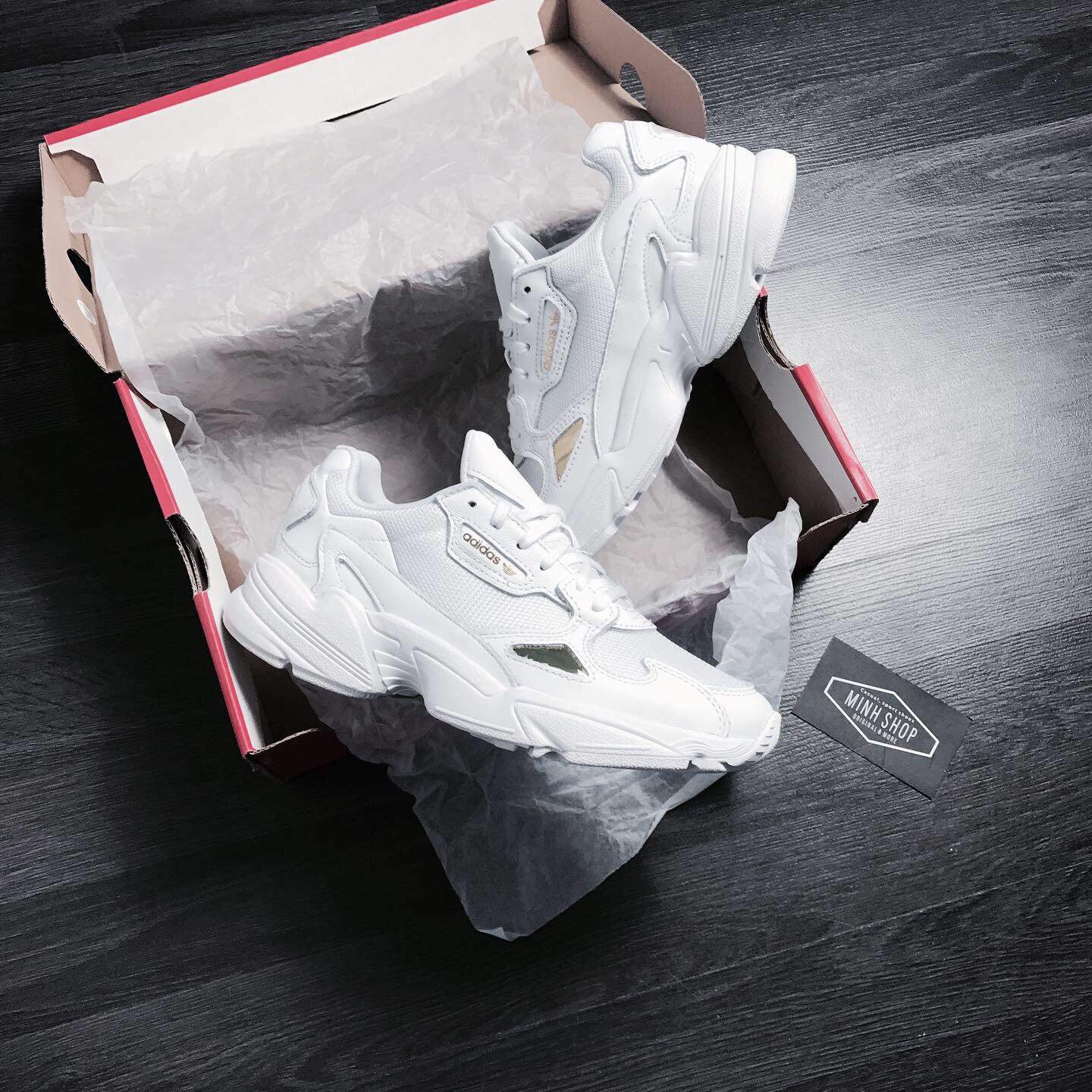 giày thể thao chính hãng, giày nike chính hãng, giày adidas chính hãng, giày newbalance chính hãng, giày converse chính hãng, giày puma chính hãng, giày vans chính hãng, giày asics chính hãng, giày everlast chính hãng, nước hoa chính hãng, ba lô, dép, dép quai ngang
