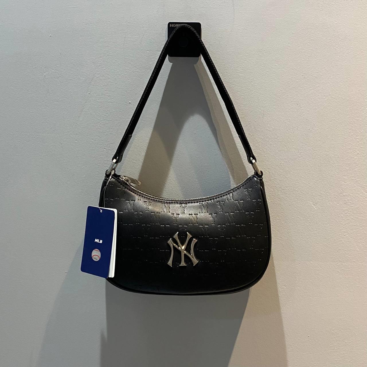 Giày thể thao, Balo thể thao, Nón thể thao, Thương hiệu giày nổi tiếng, Giày Adidas, Giày Nike, Balo Nike, Balo Adidas, Nón Nike, Nón Adidas
